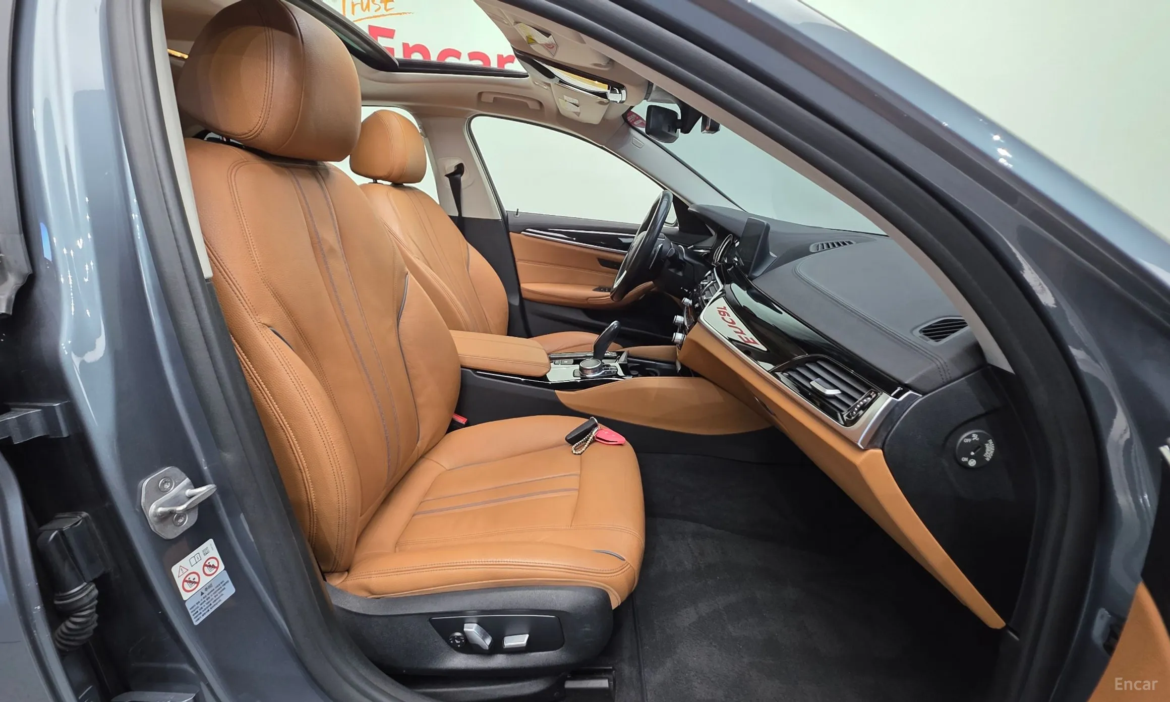 BMW 5 Series (G30) превью 10