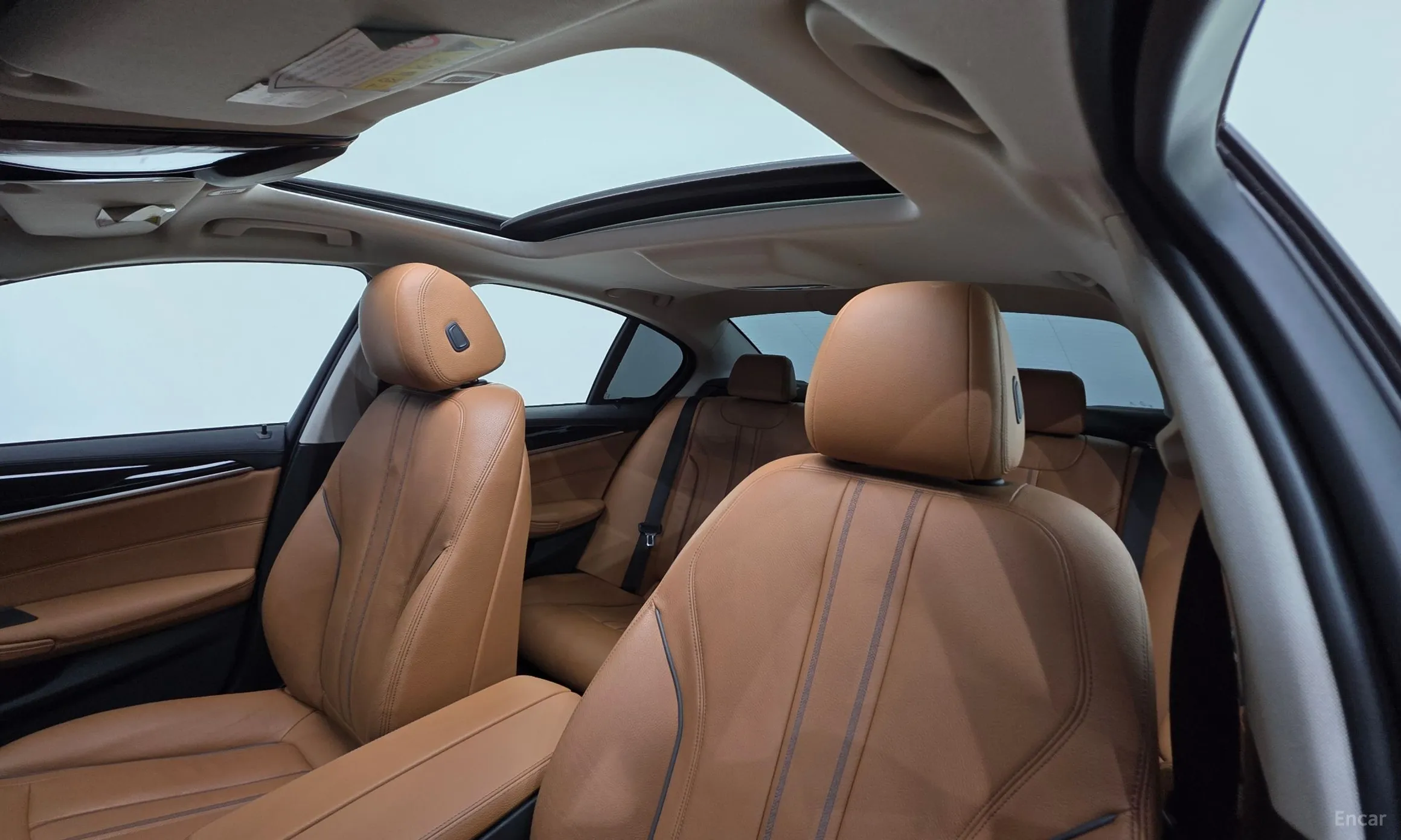 BMW 5 Series (G30) превью 12