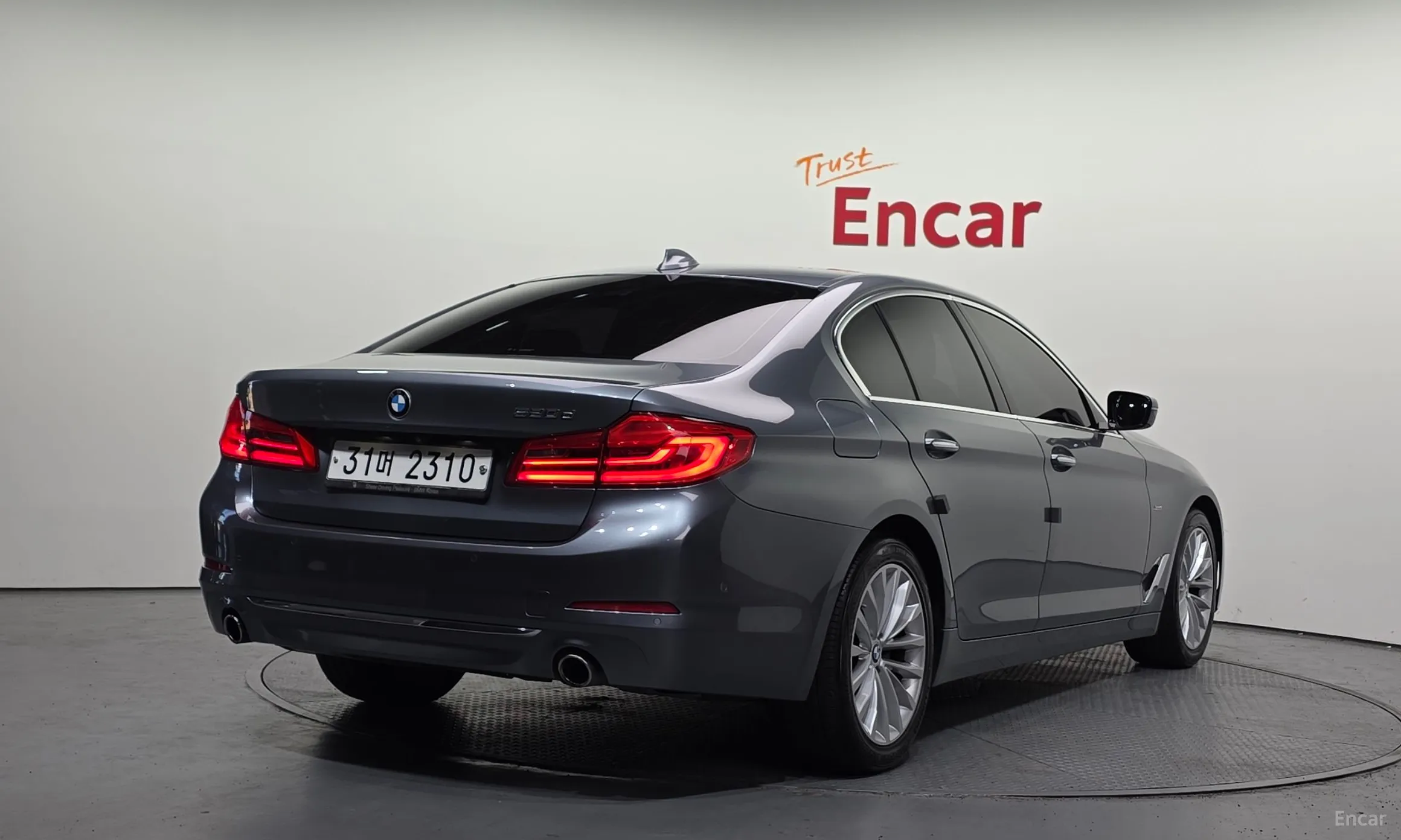 BMW 5 Series (G30)