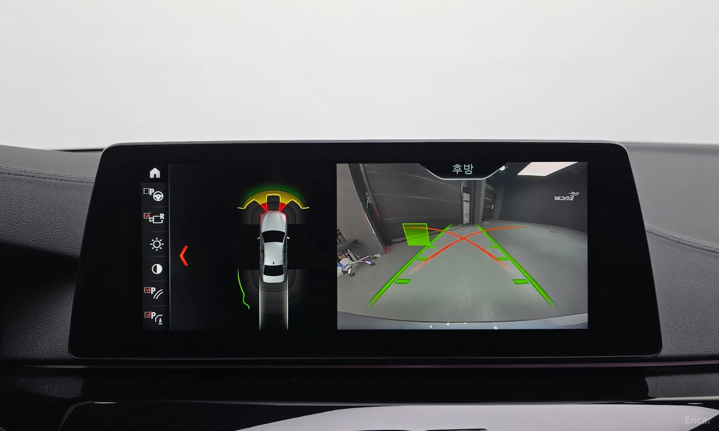 BMW 5 Series (G30) превью 16