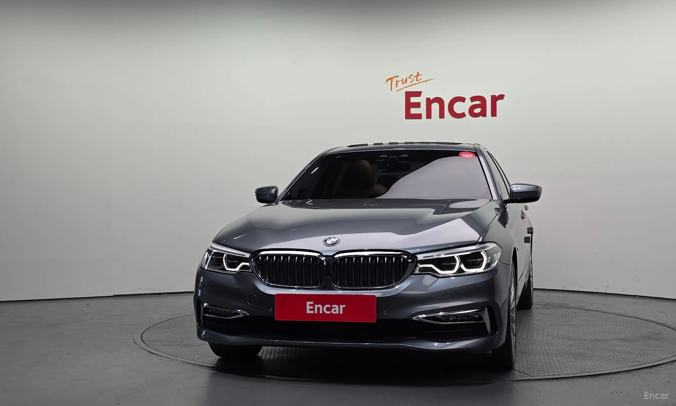BMW 5 Series (G30) превью 3