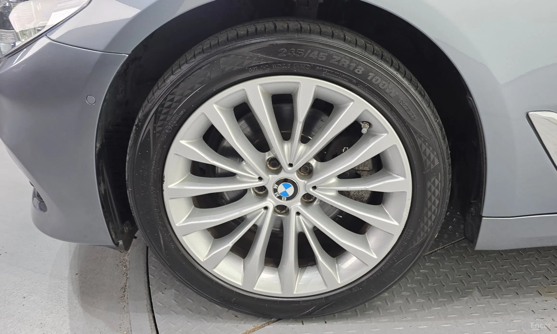 BMW 5 Series (G30) превью 5