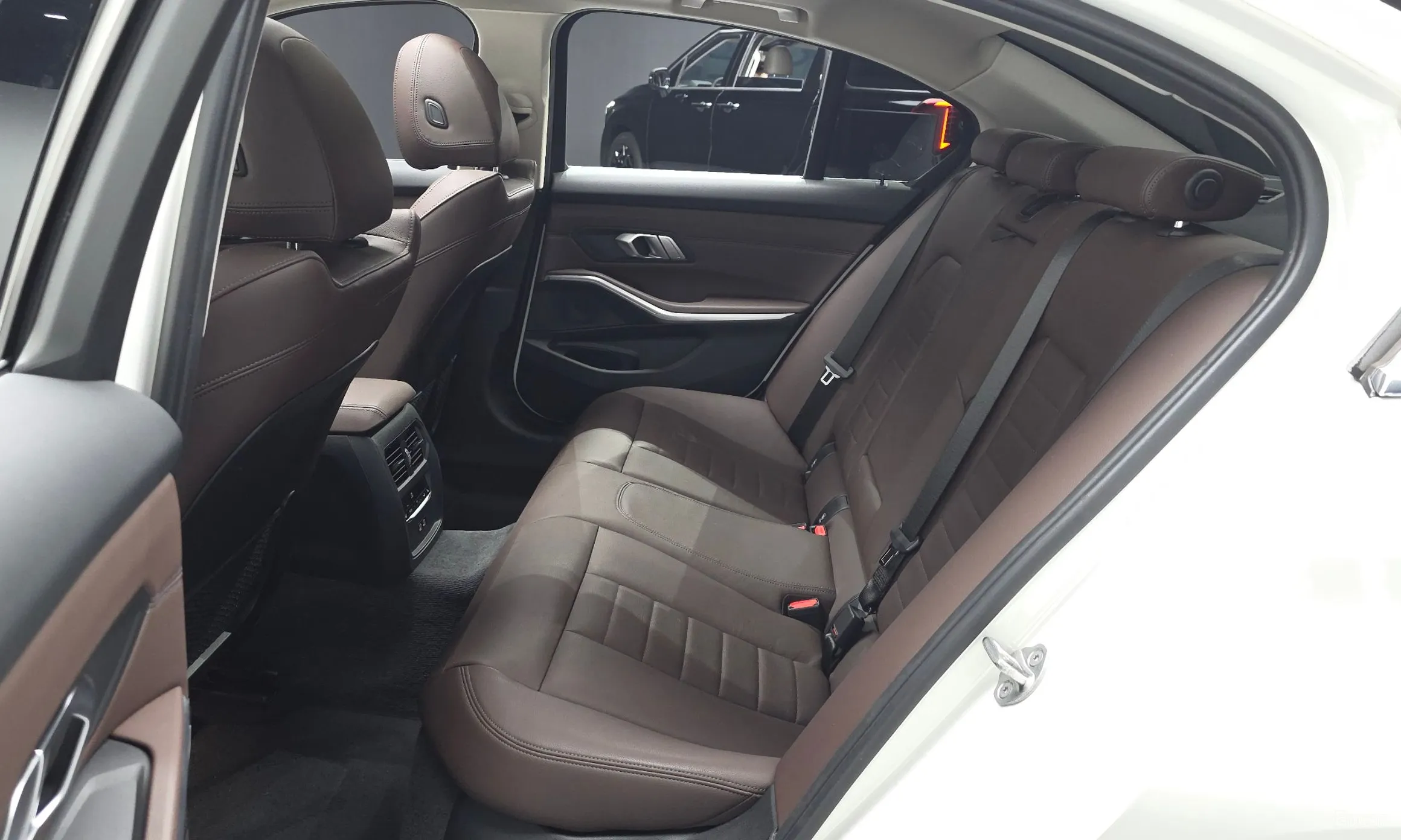 BMW 3 Series (G20) превью 12