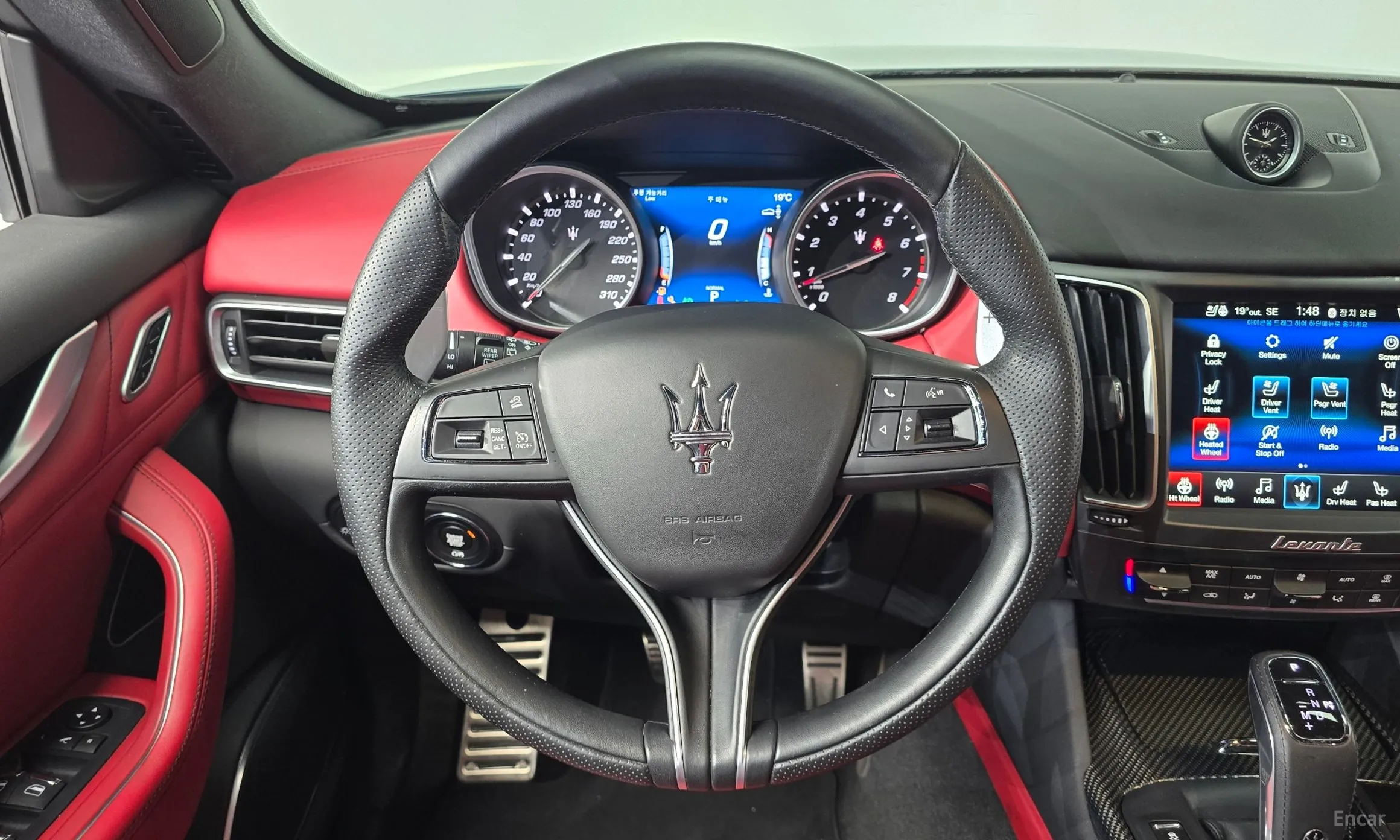 Maserati Levante превью 12