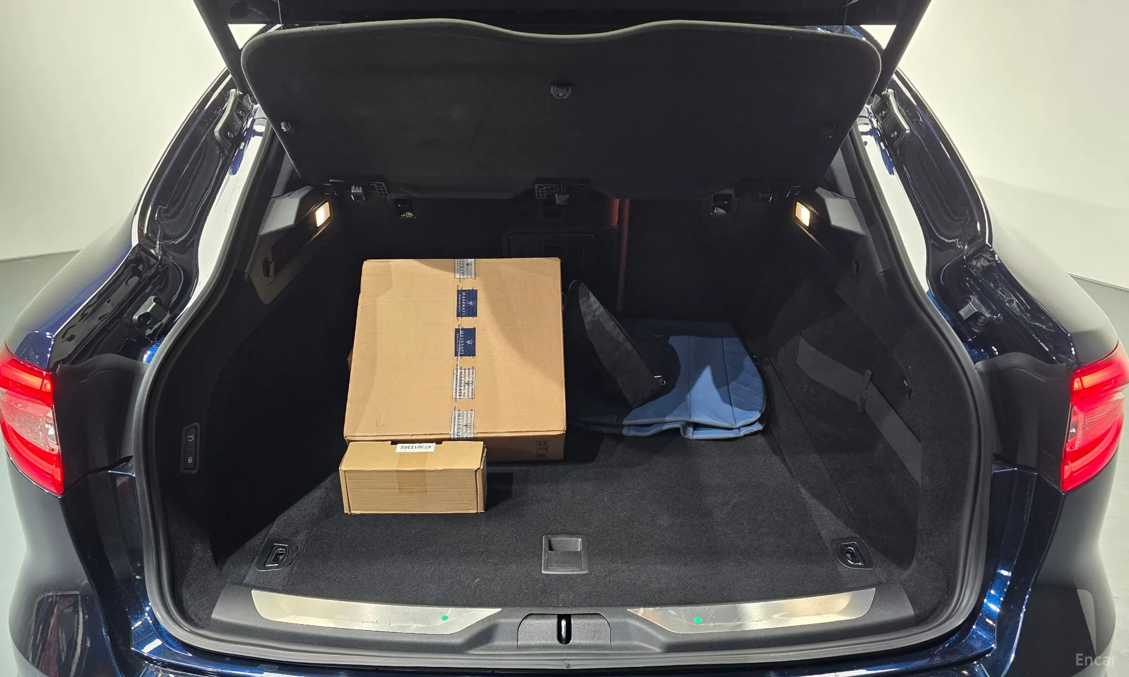 Maserati Levante превью 20
