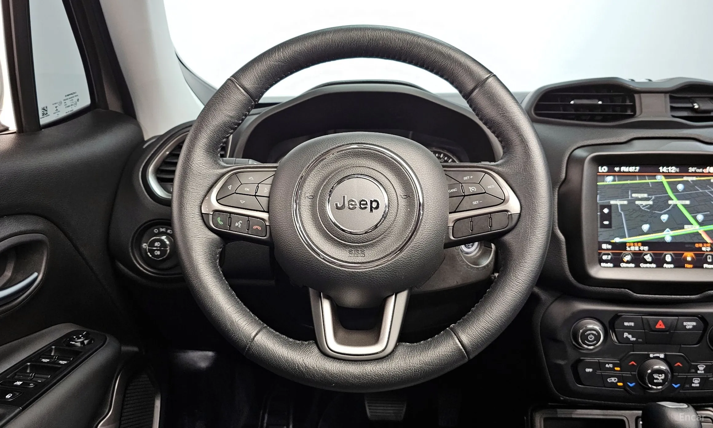Jeep Renegade превью 13
