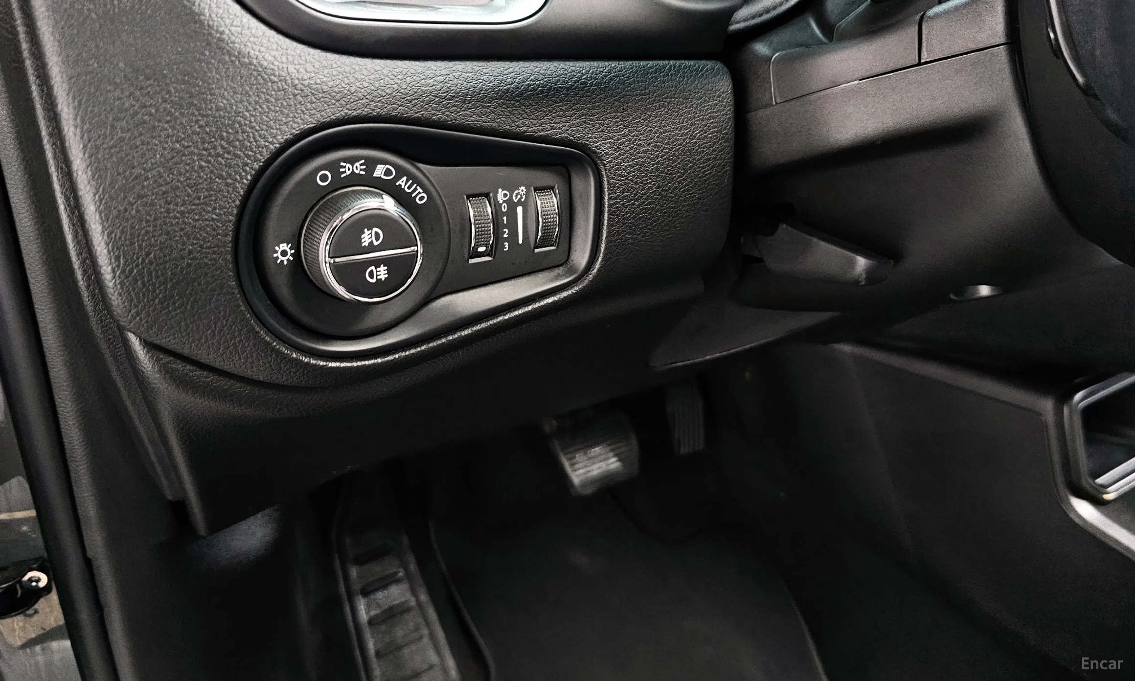 Jeep Renegade превью 19