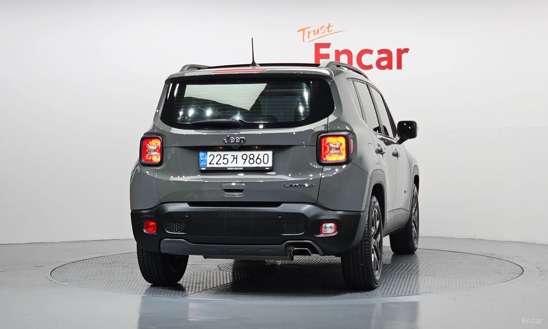 Jeep Renegade превью 4