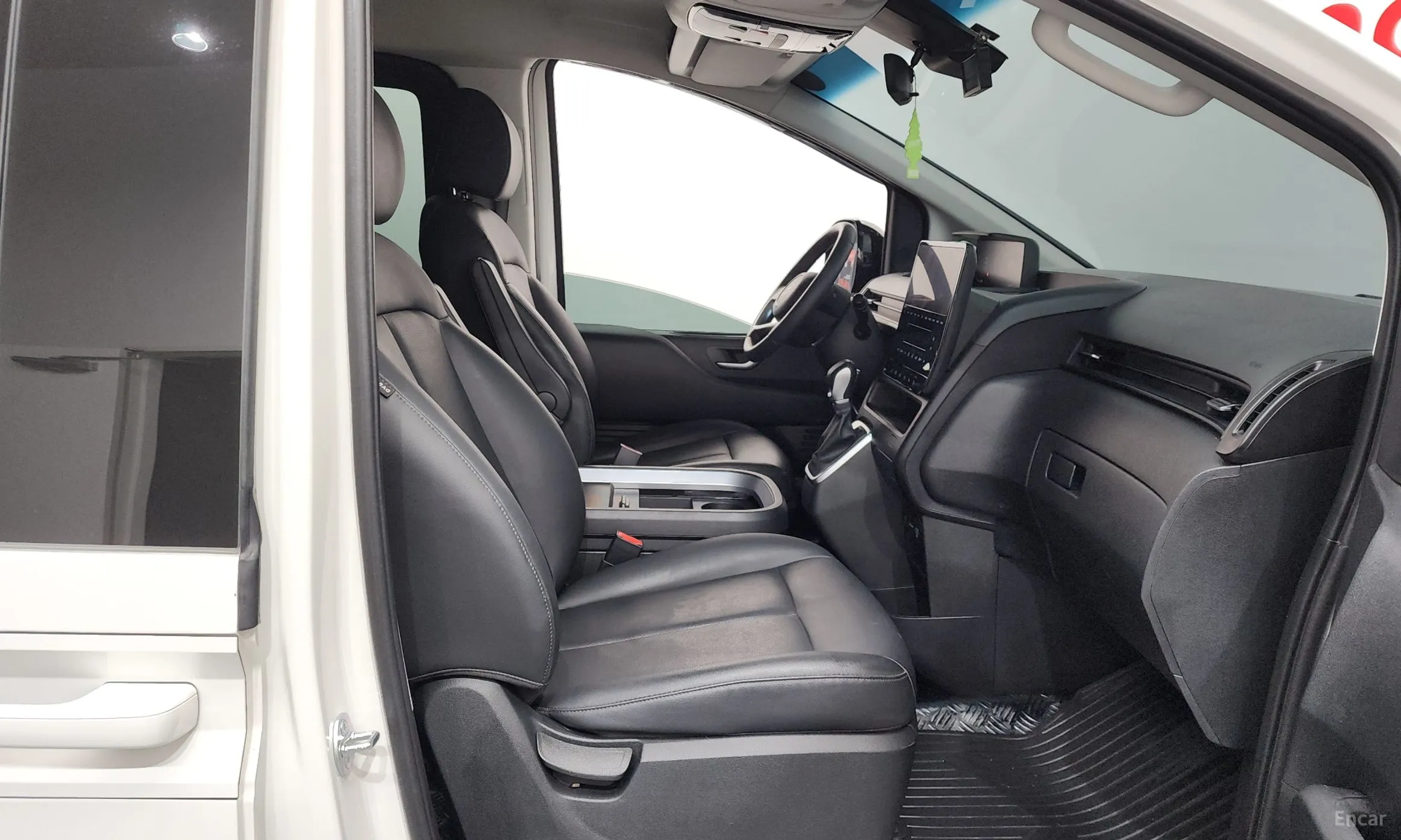 Hyundai Staria превью 11