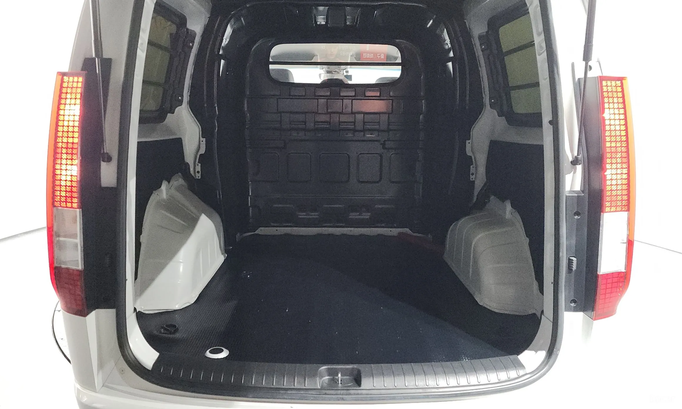 Hyundai Staria превью 20