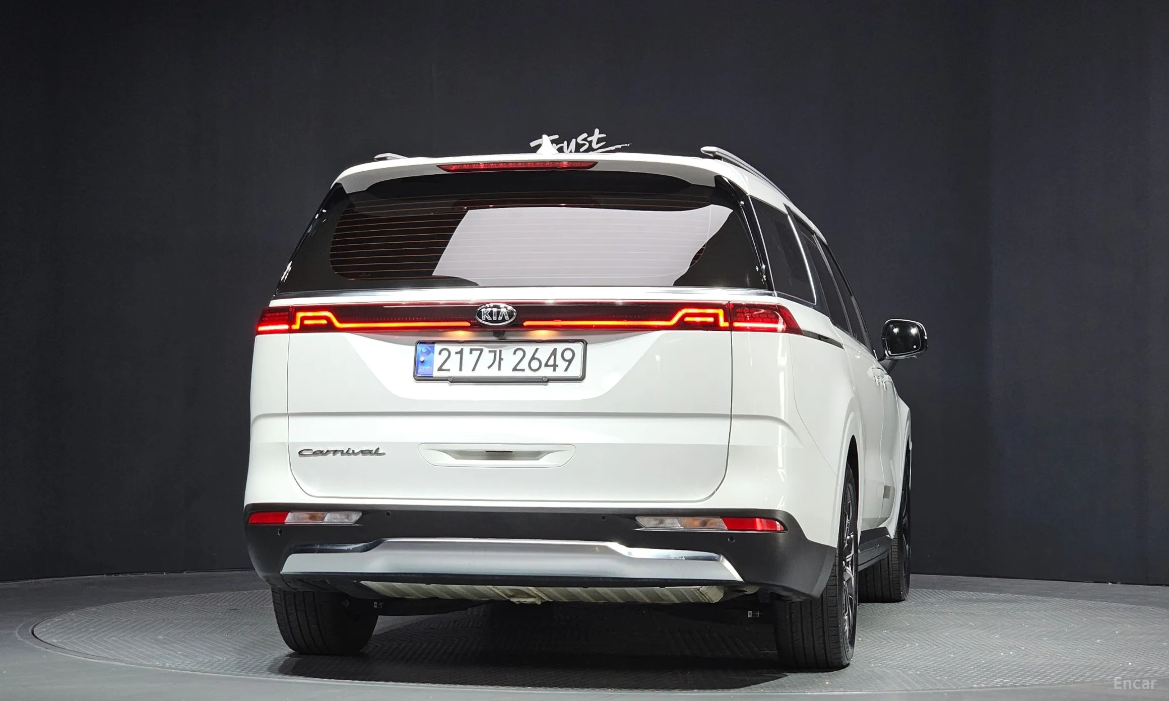 Kia Carnival Gen 4 превью 4