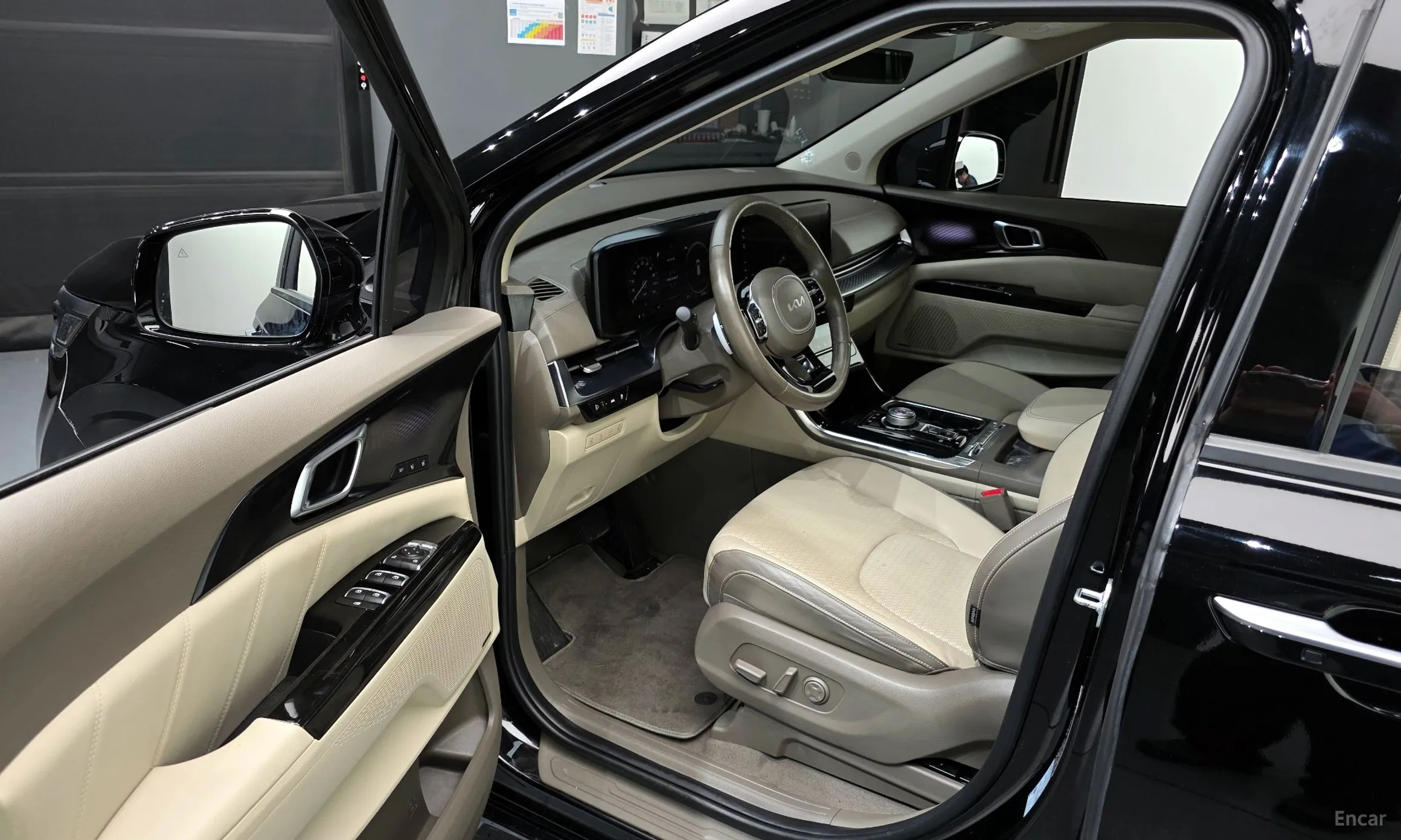 Kia Carnival Gen 4 превью 10