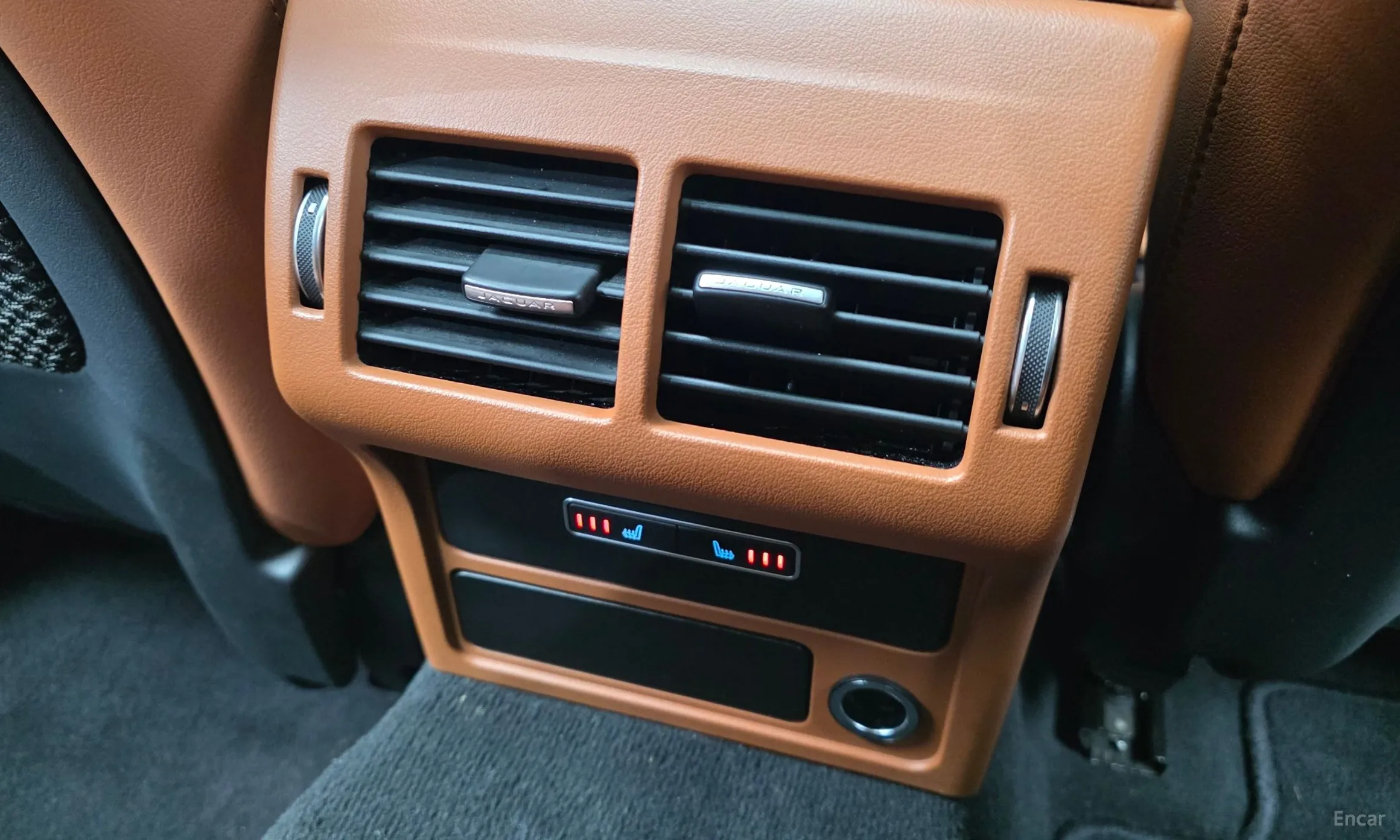 Jaguar XE превью 18