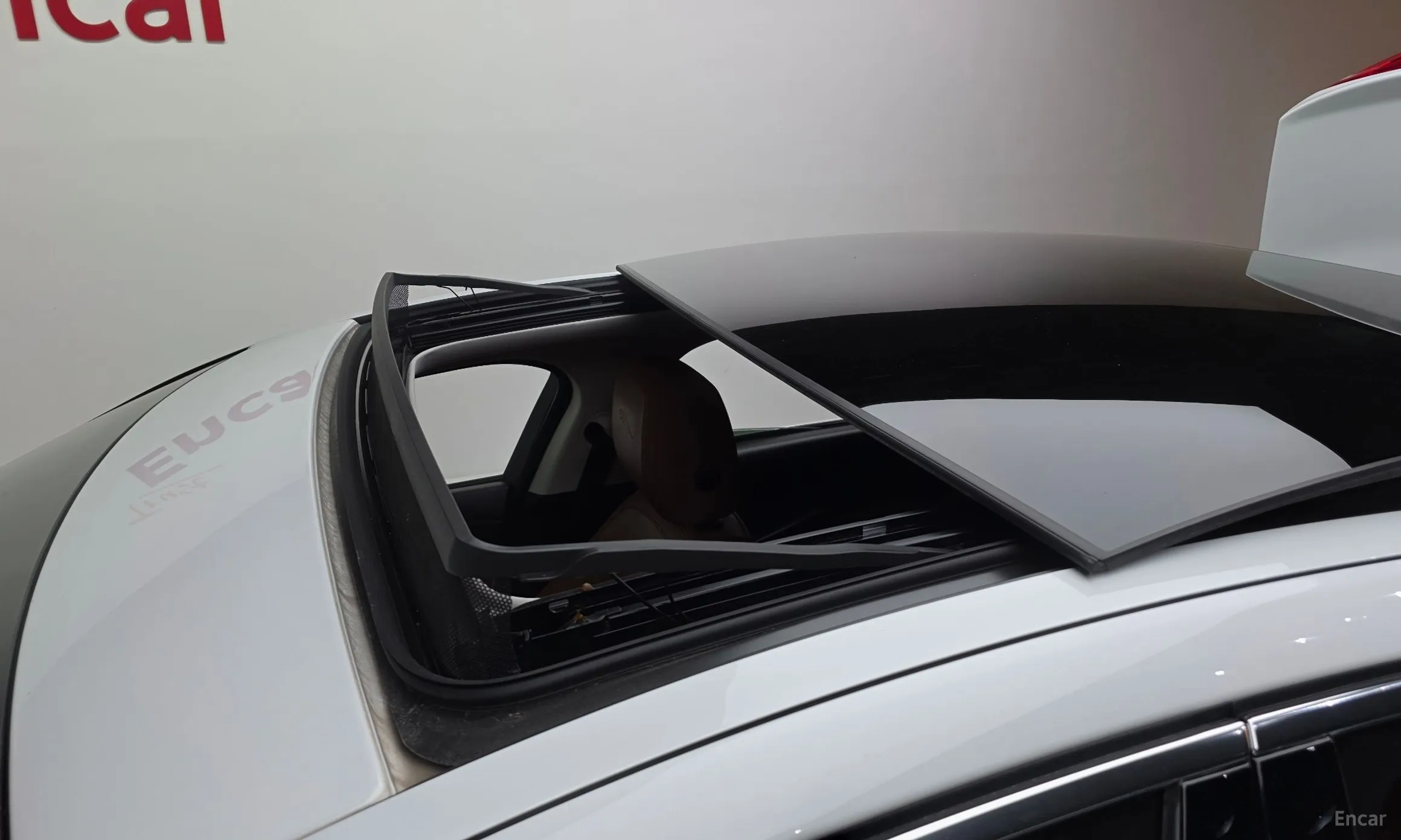 Jaguar XE превью 19