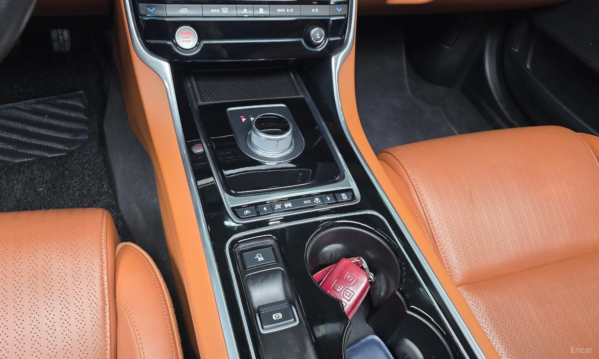 Jaguar XE превью 9
