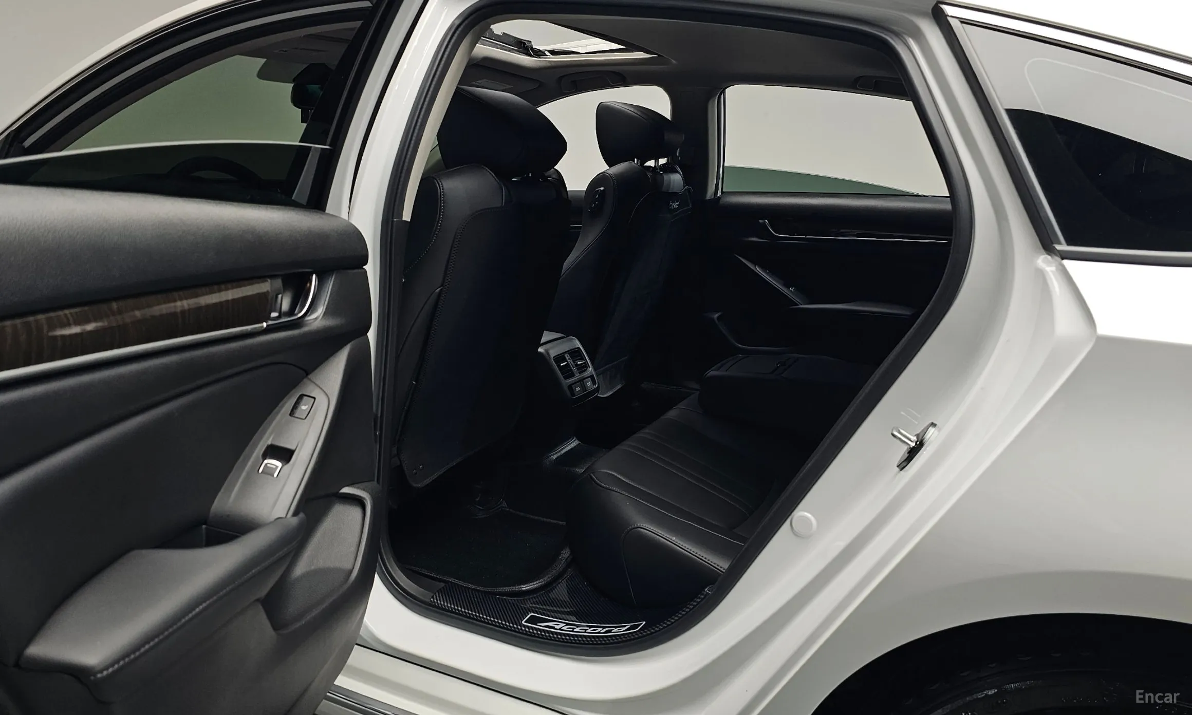 Honda Accord 10th Generation превью 11