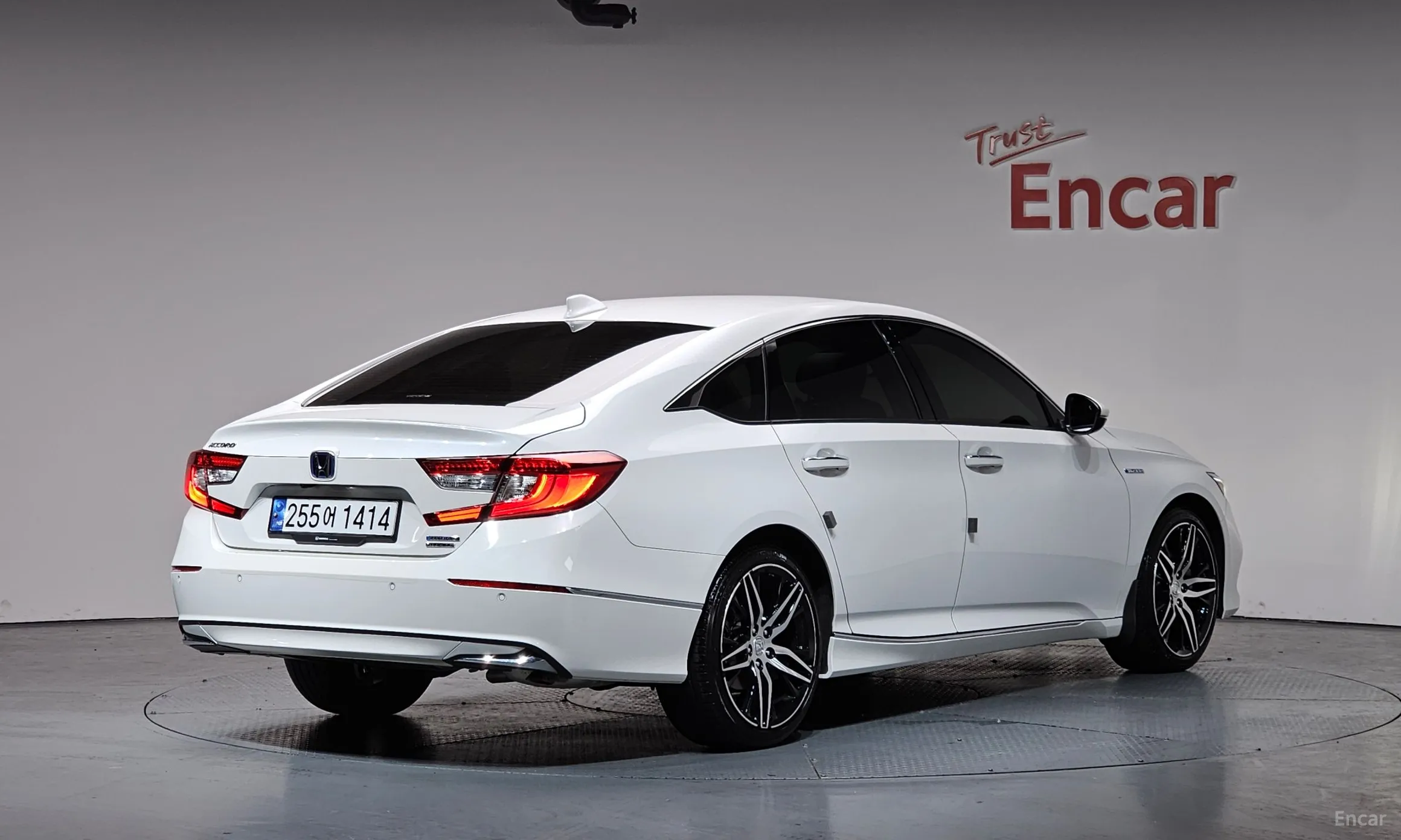 Honda Accord 10th Generation превью 2