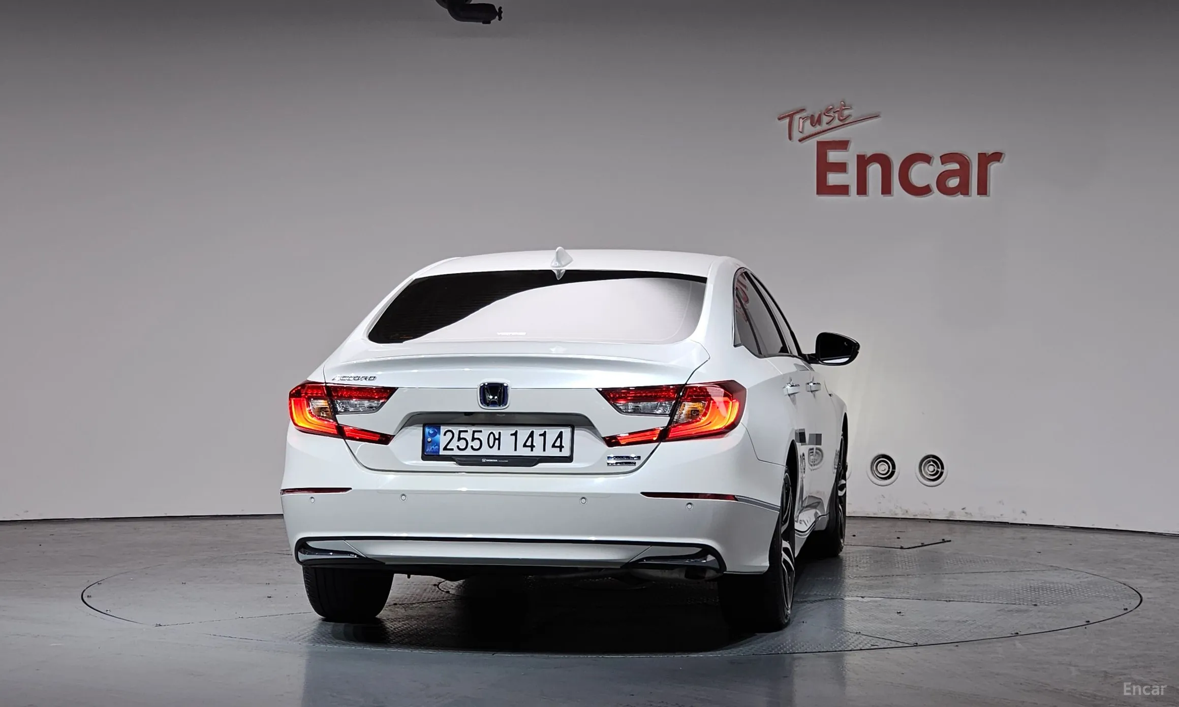 Honda Accord 10th Generation превью 4