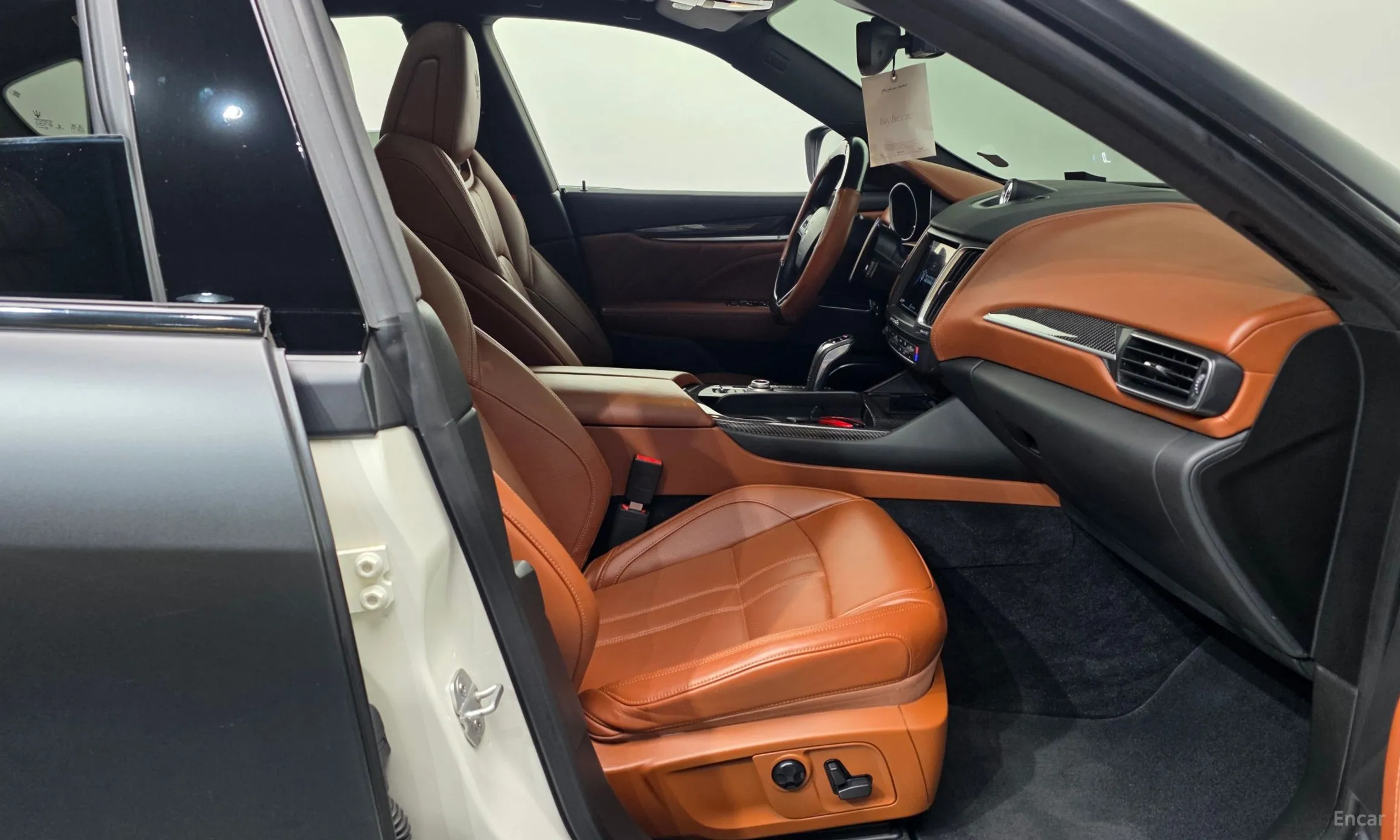 Maserati Levante превью 11