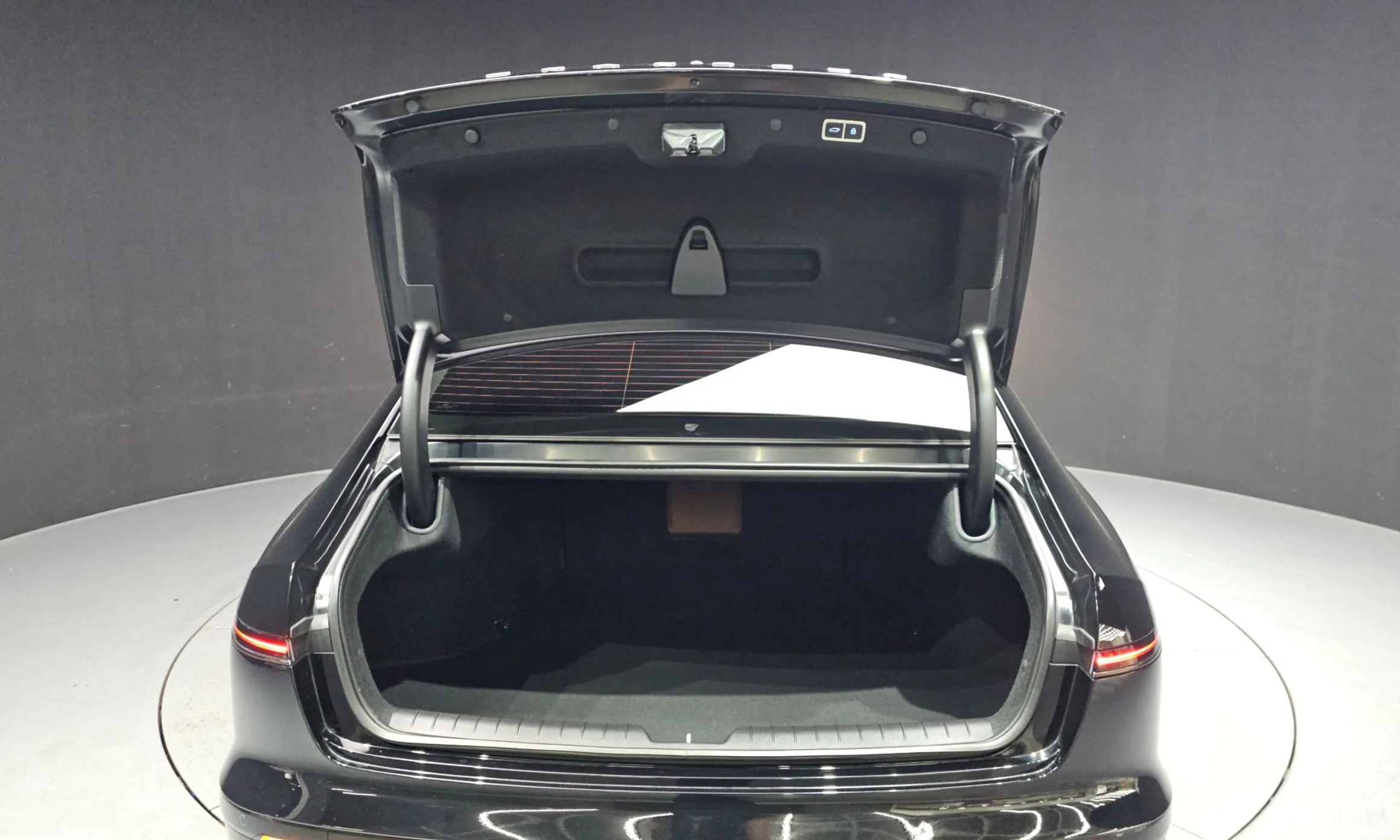 Hyundai Grandeur Hybrid (GN7) превью 20