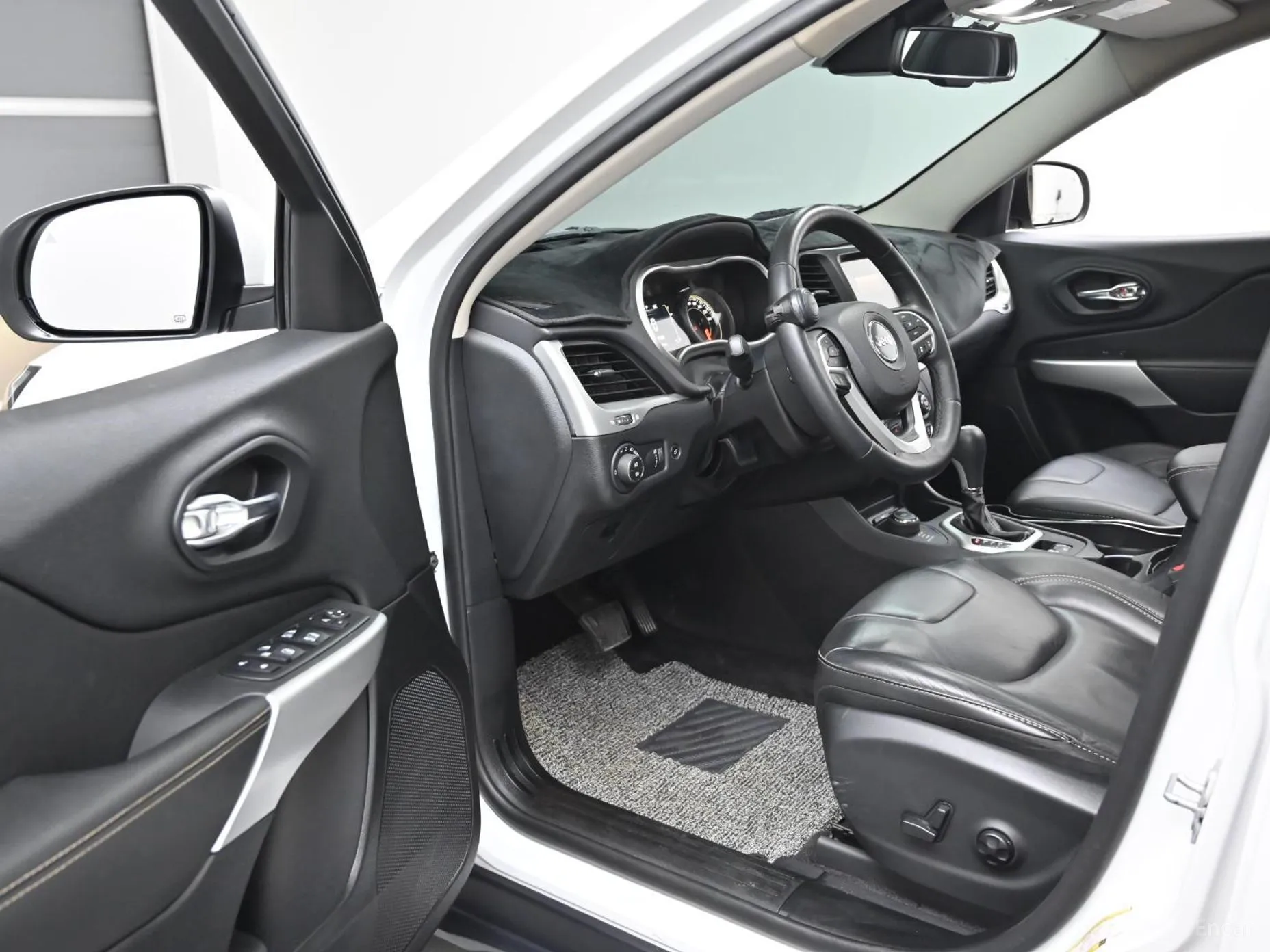 Jeep Cherokee (KL) превью 11