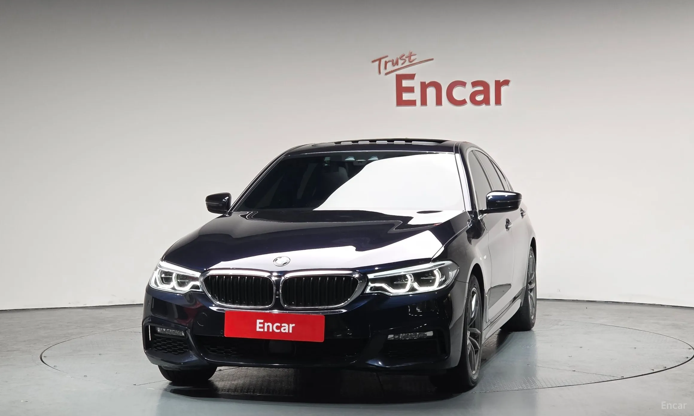 BMW 5 Series (G30) превью 3