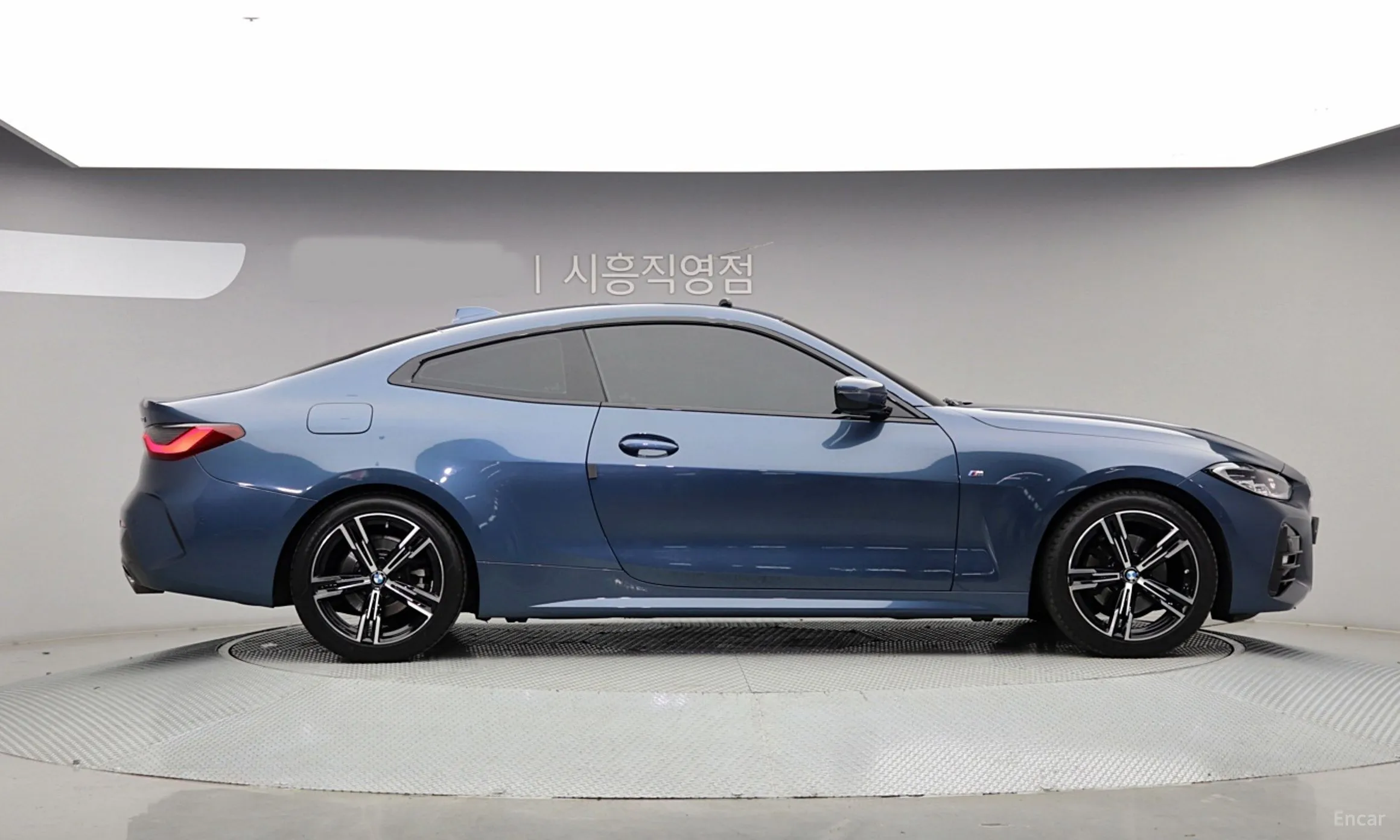 BMW Series 4 (G22) превью 4