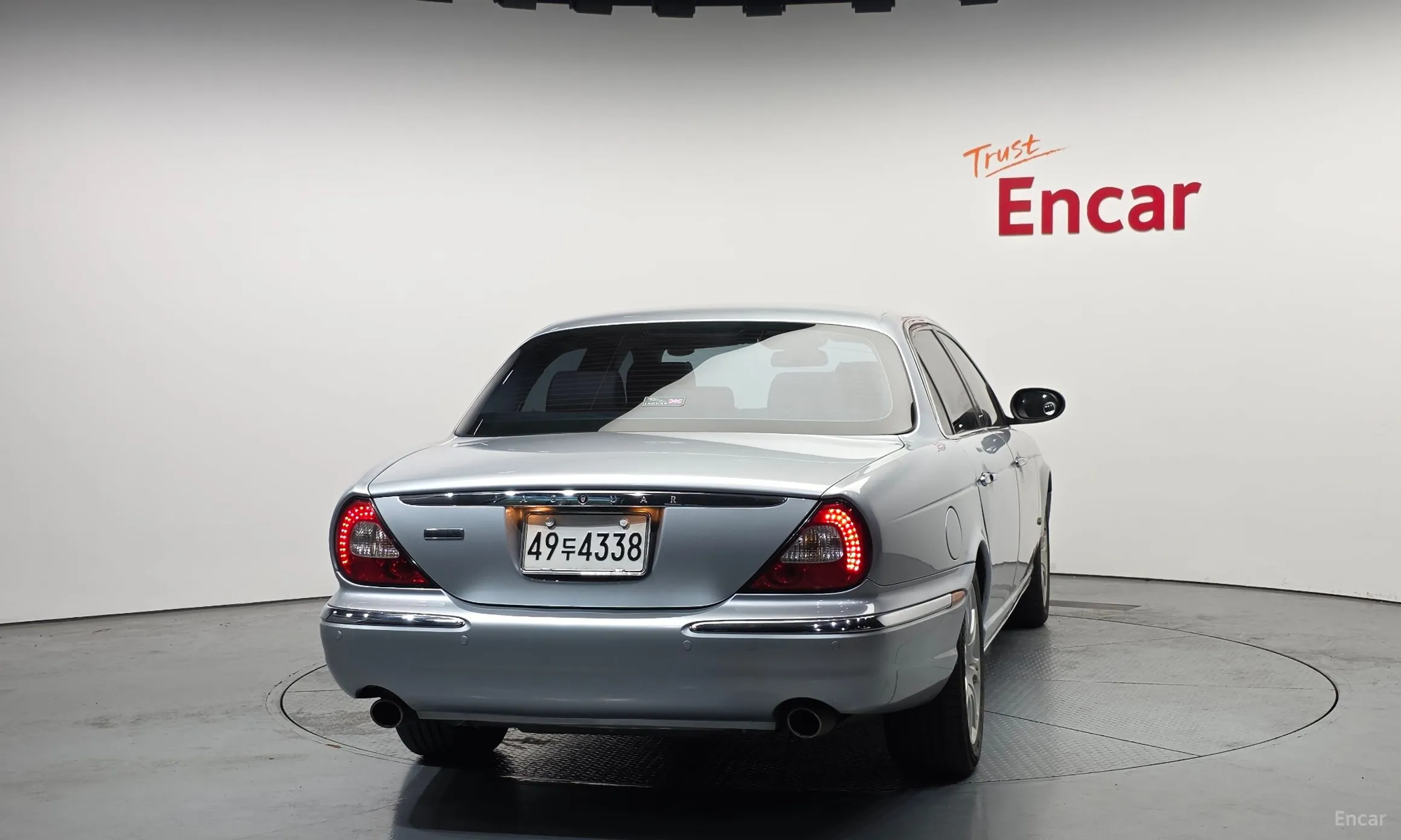 Jaguar XJ-8 превью 4