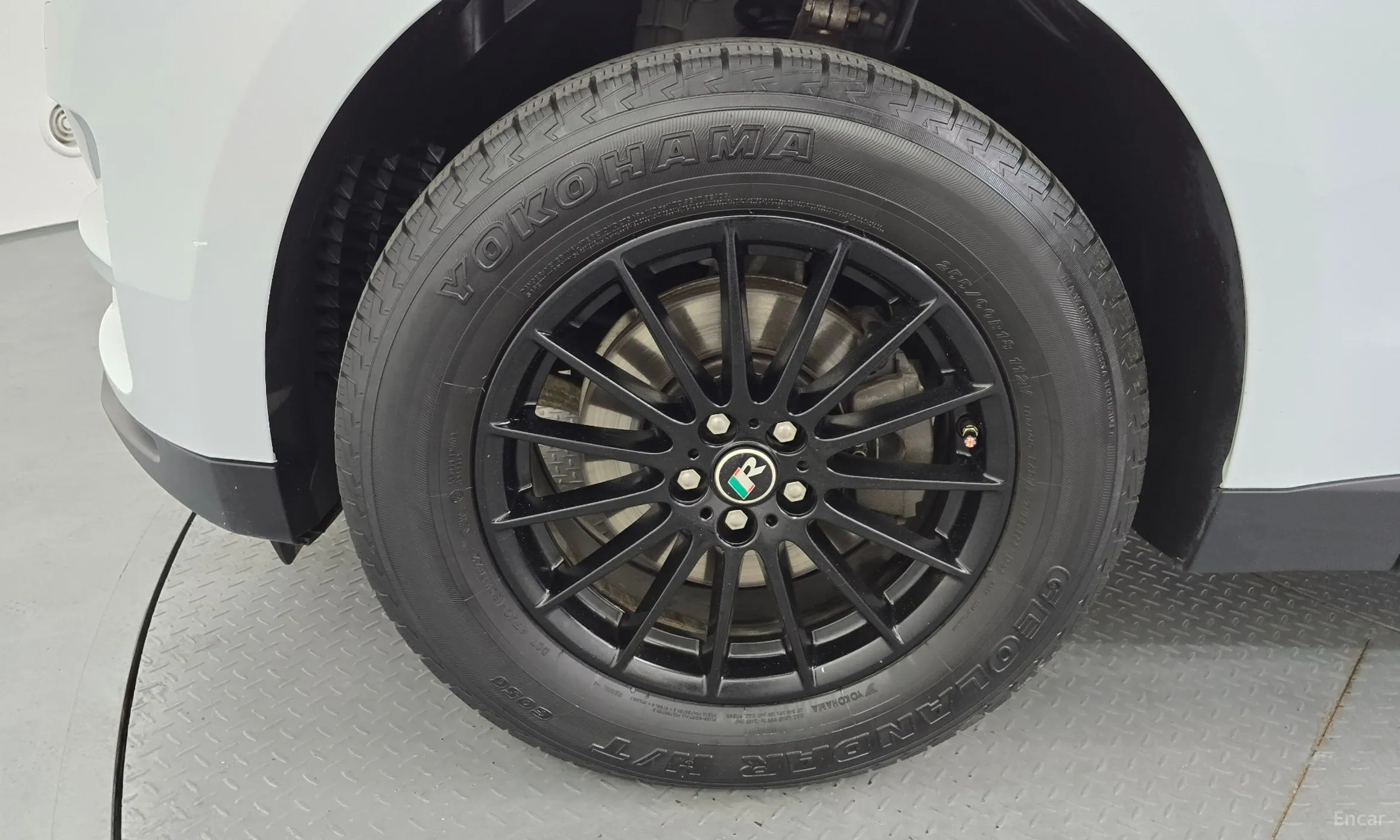 Jaguar F-PACE превью 5