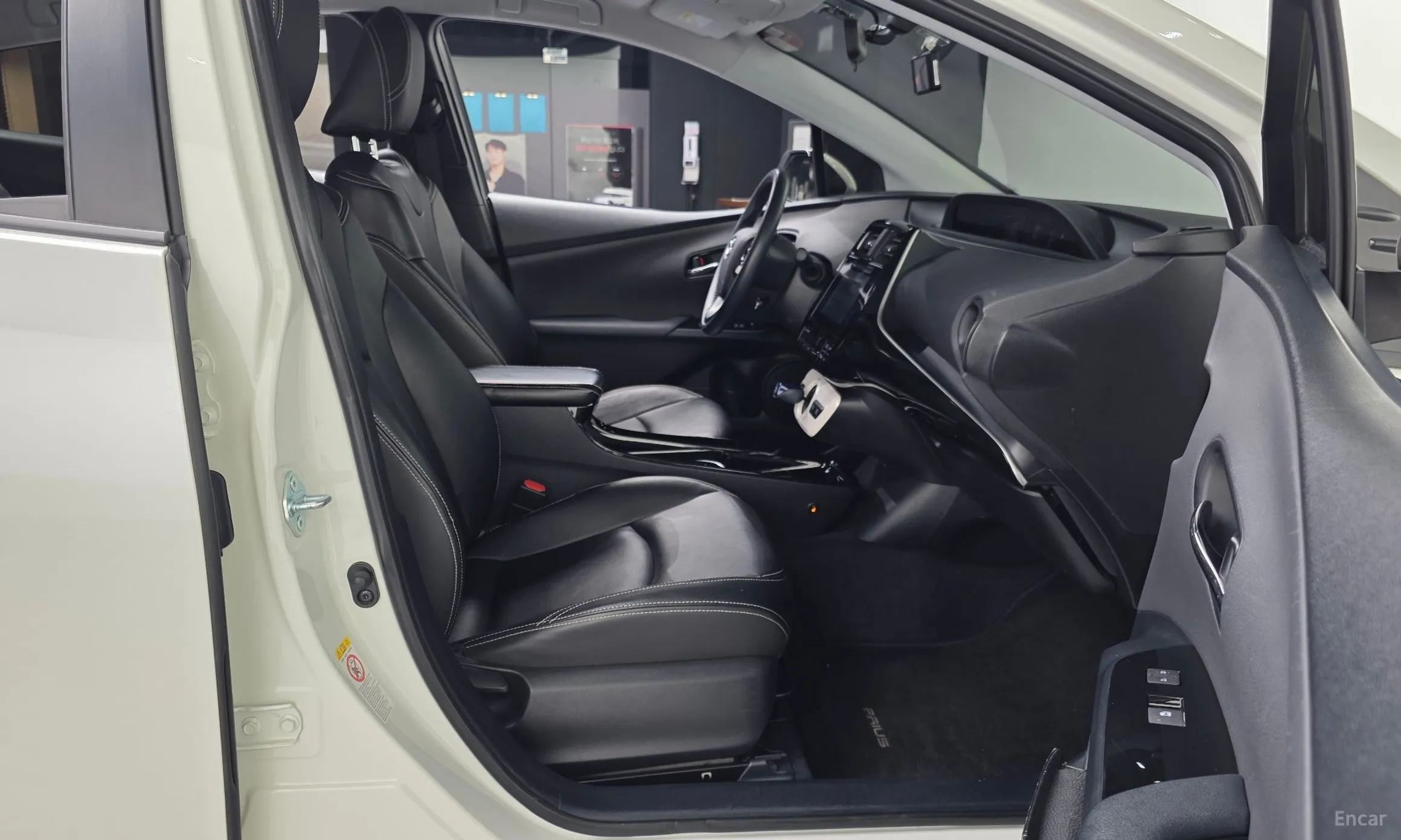 Toyota Prius 4th Generation превью 11