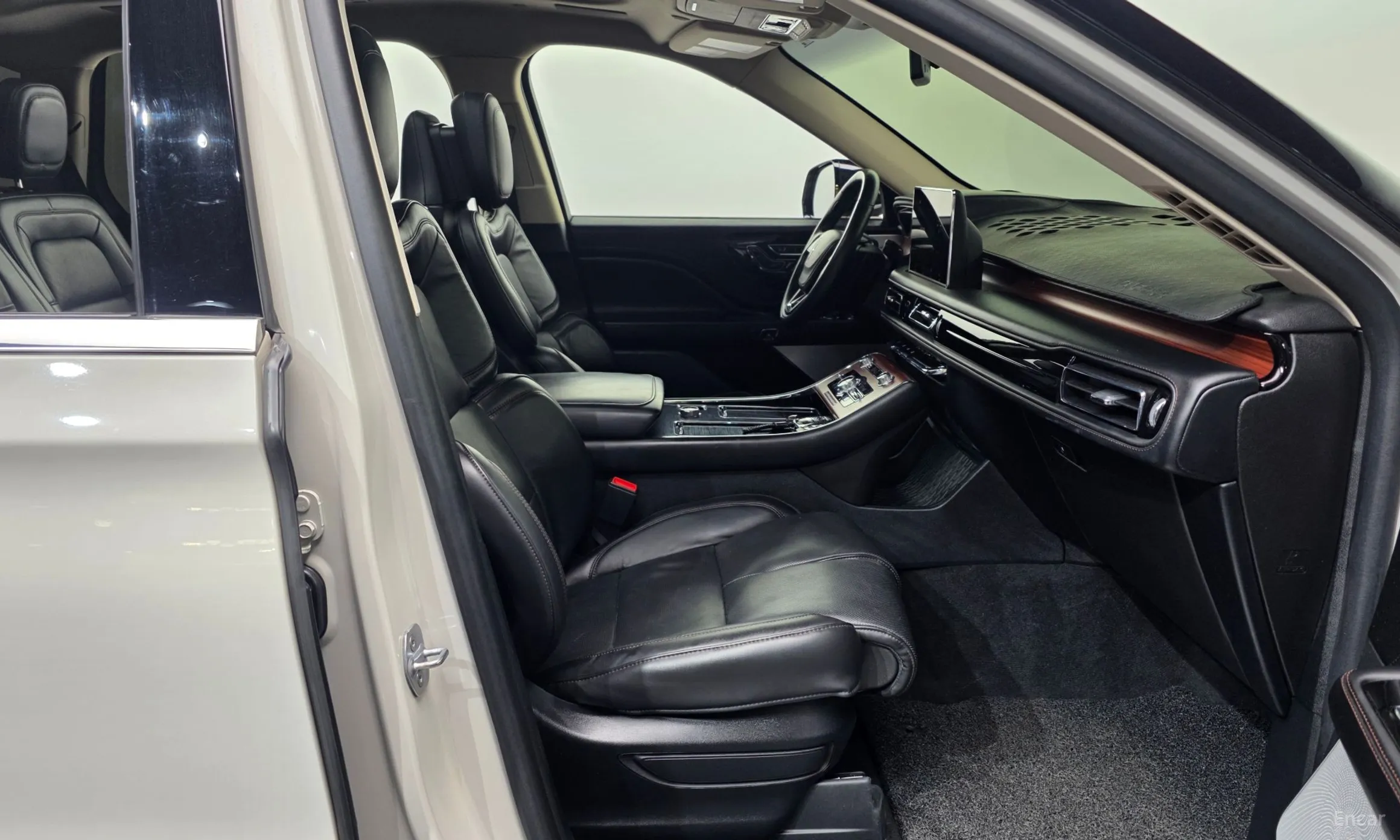 Lincoln Aviator 2nd Generation превью 11
