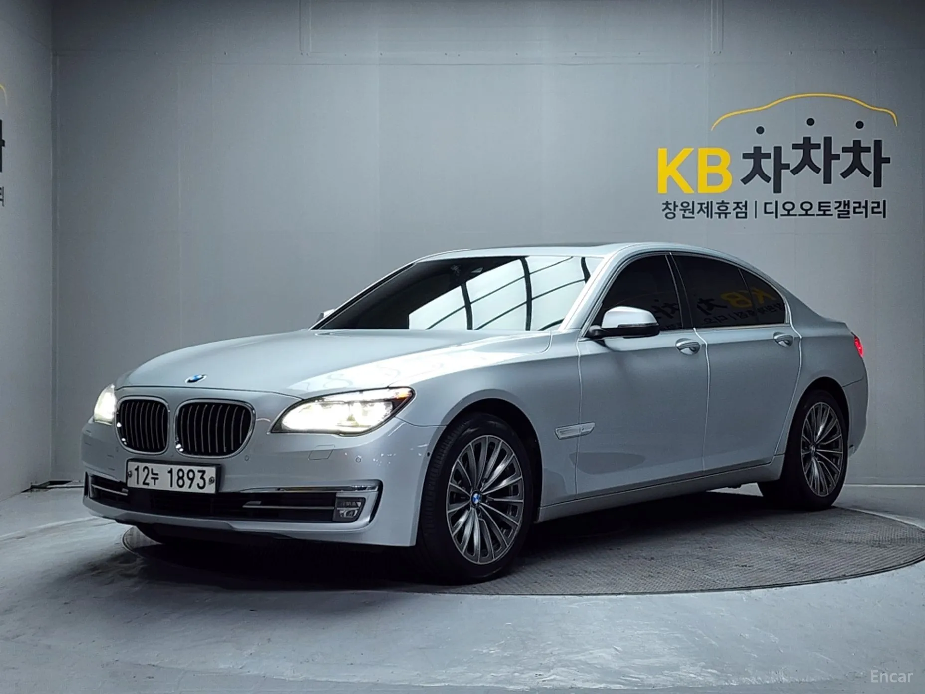 BMW 7 Series (F01)