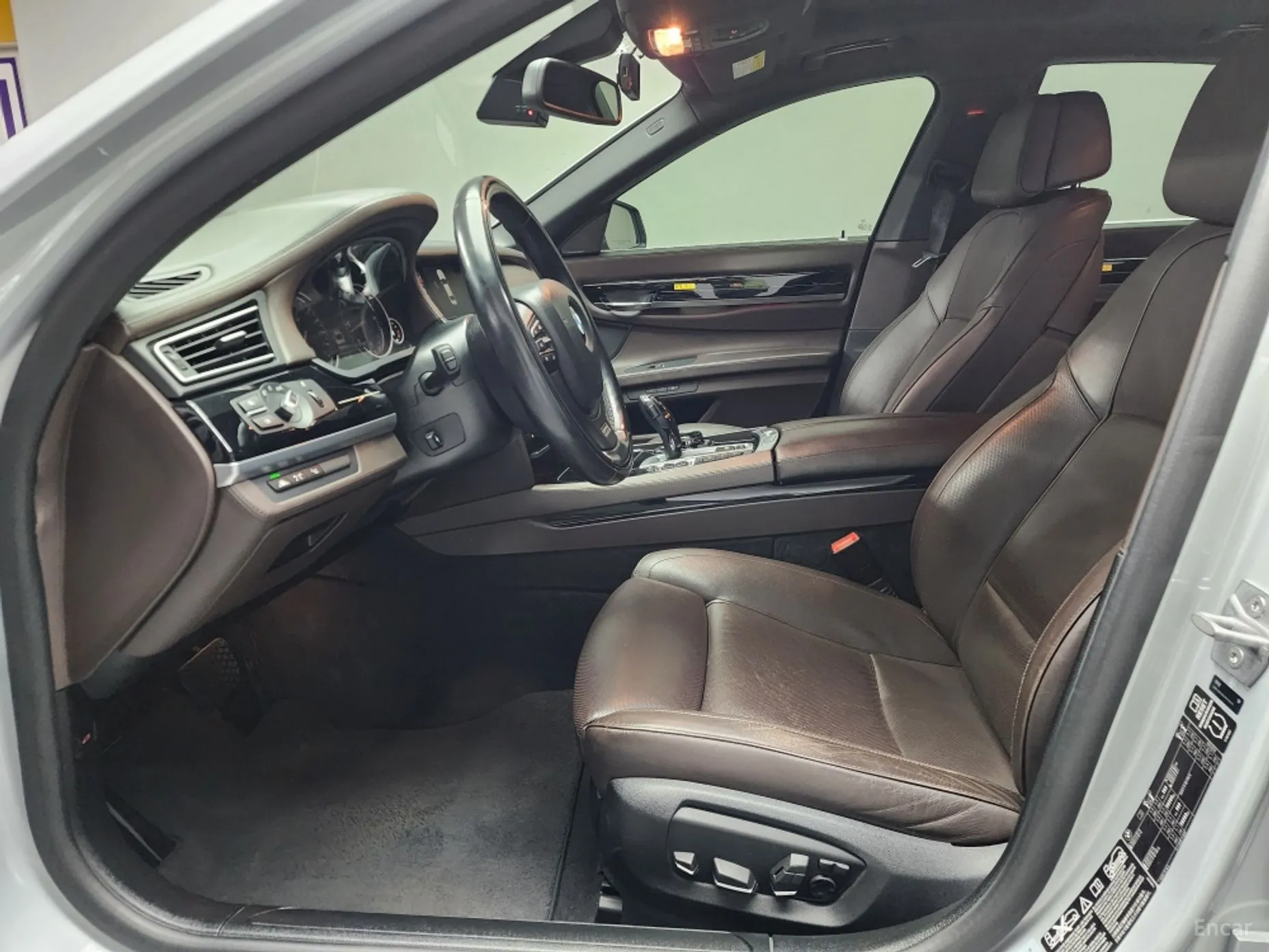 BMW 7 Series (F01) превью 8