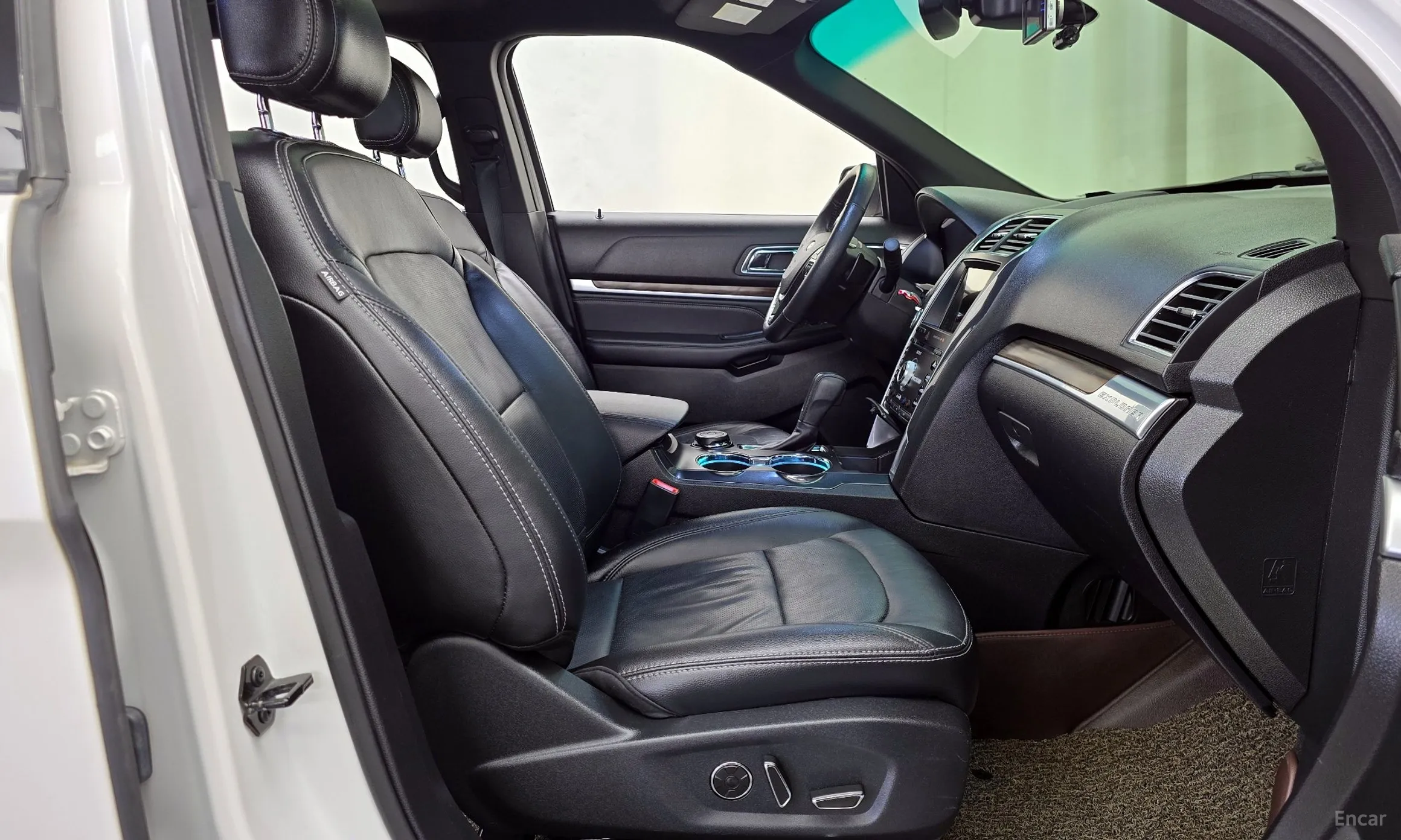 Ford Explorer превью 11