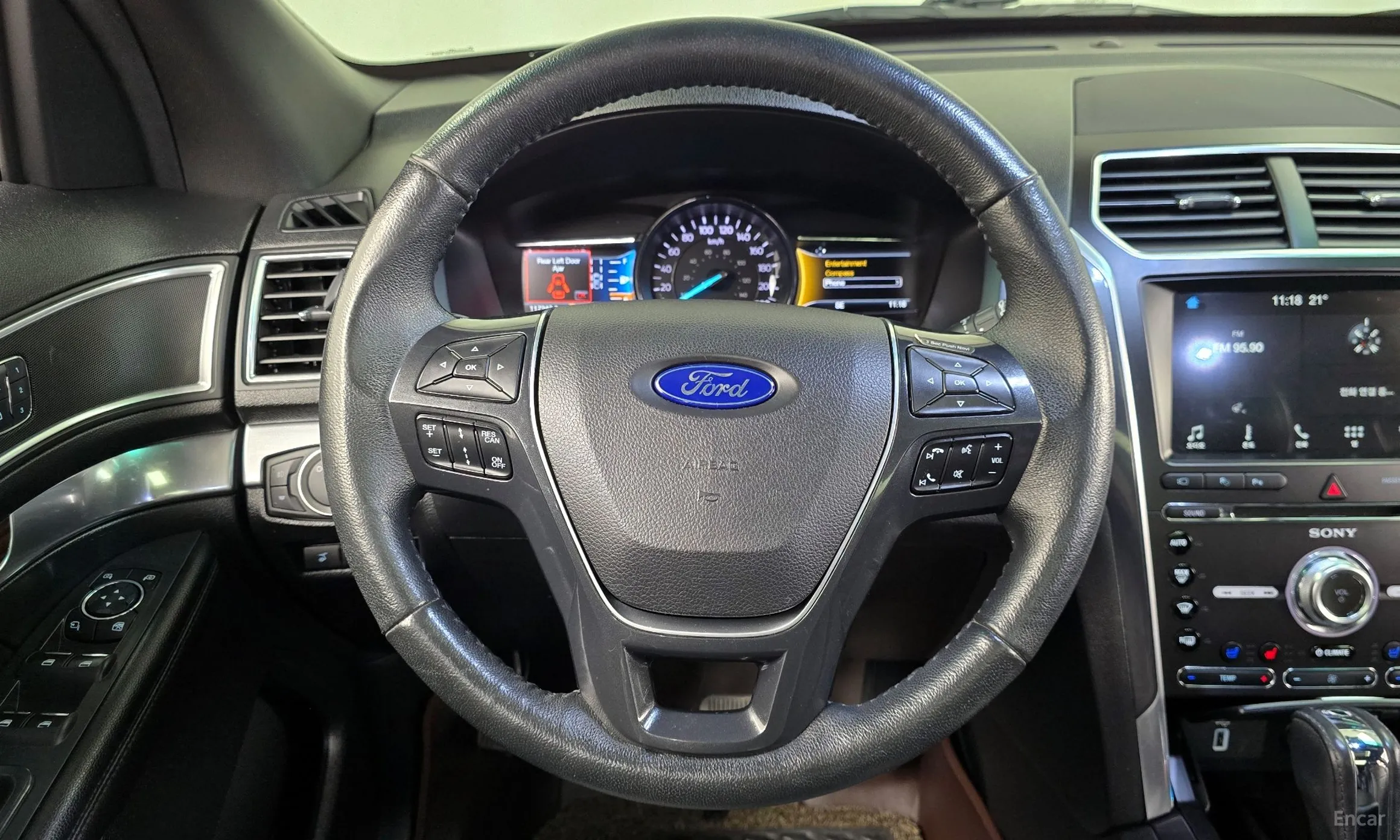 Ford Explorer превью 13