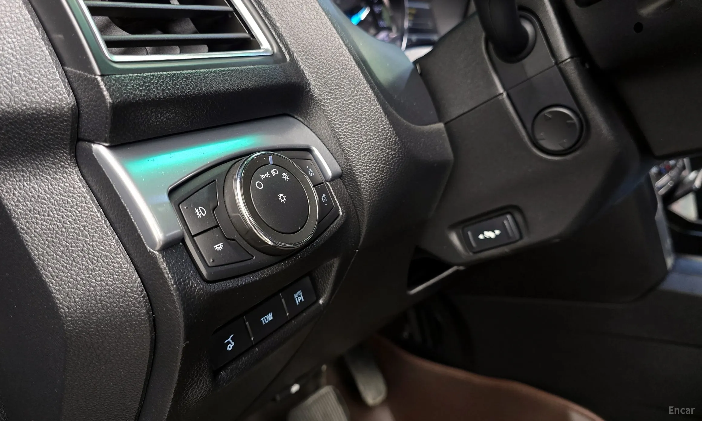 Ford Explorer превью 19