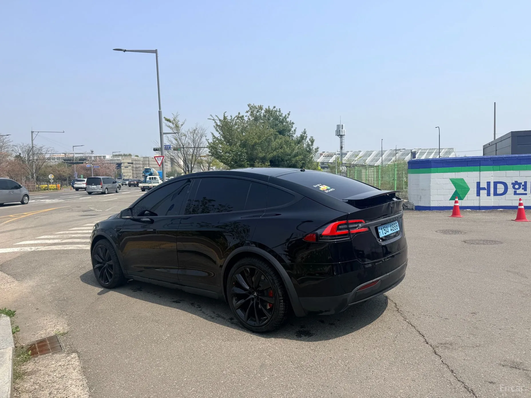 Tesla Model X превью 6