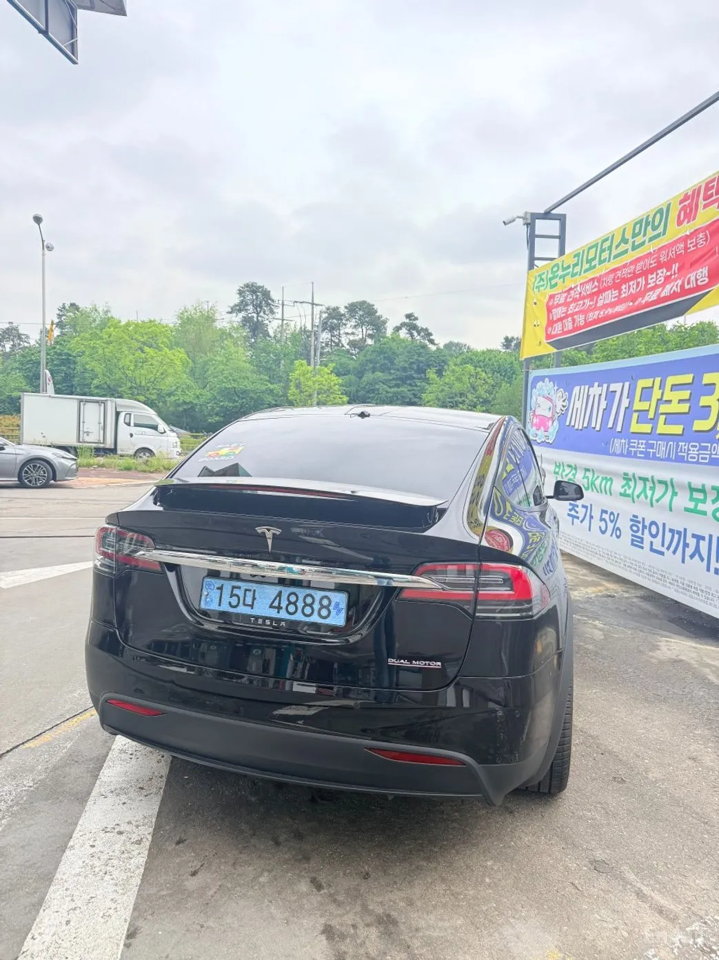 Tesla Model X превью 8