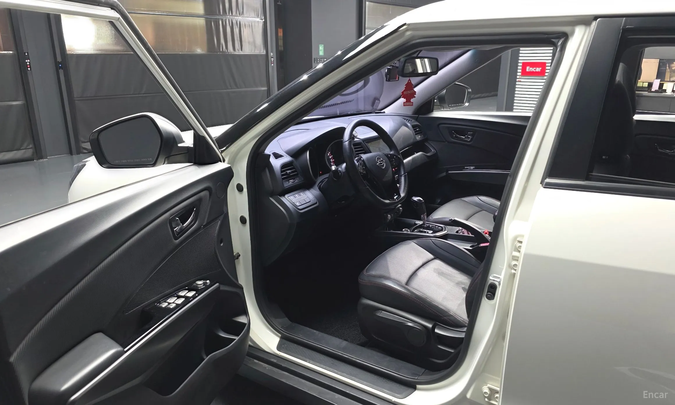 KG Mobility (SsangYong) Tivoli Air превью 10