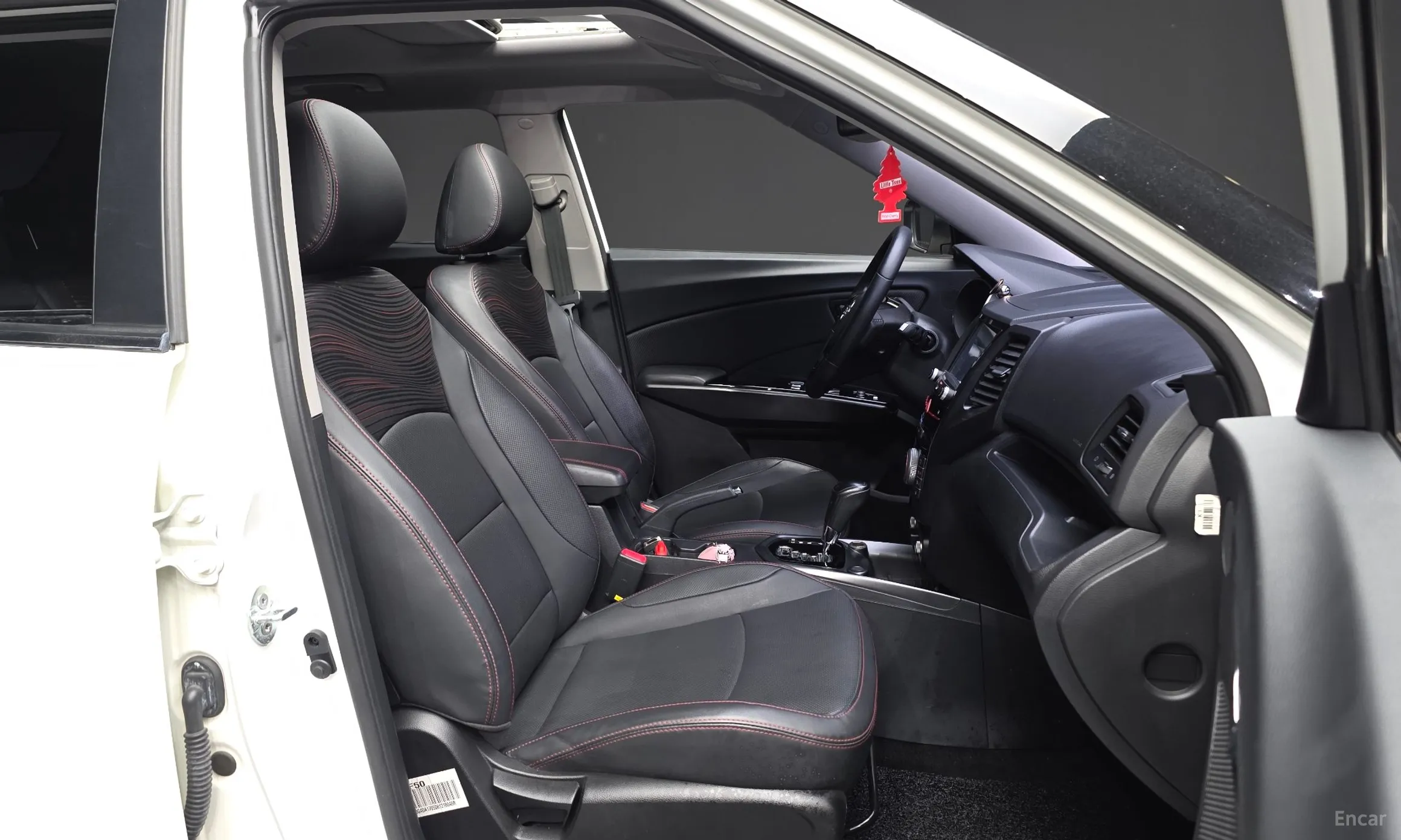 KG Mobility (SsangYong) Tivoli Air превью 12