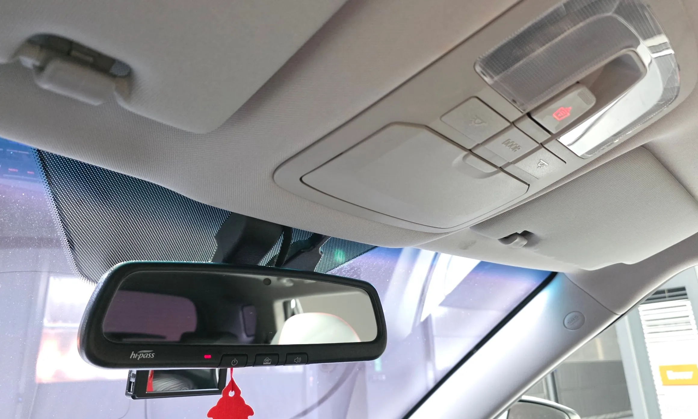 KG Mobility (SsangYong) Tivoli Air превью 18