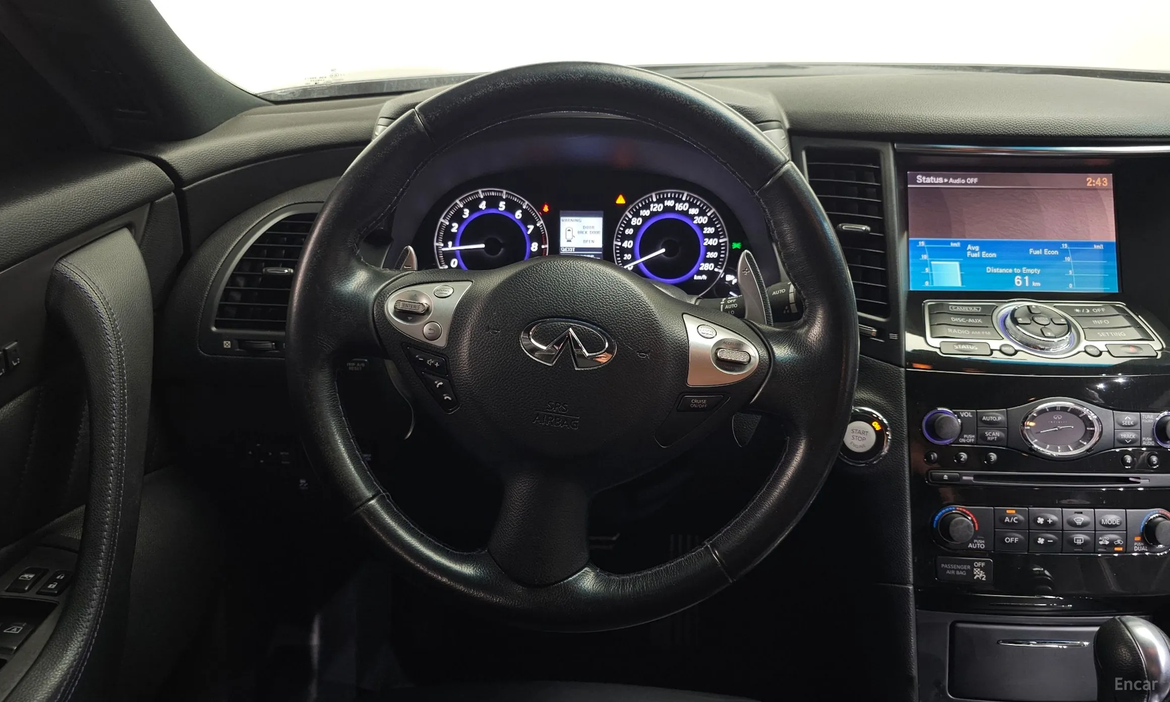 Infiniti QX70 превью 12