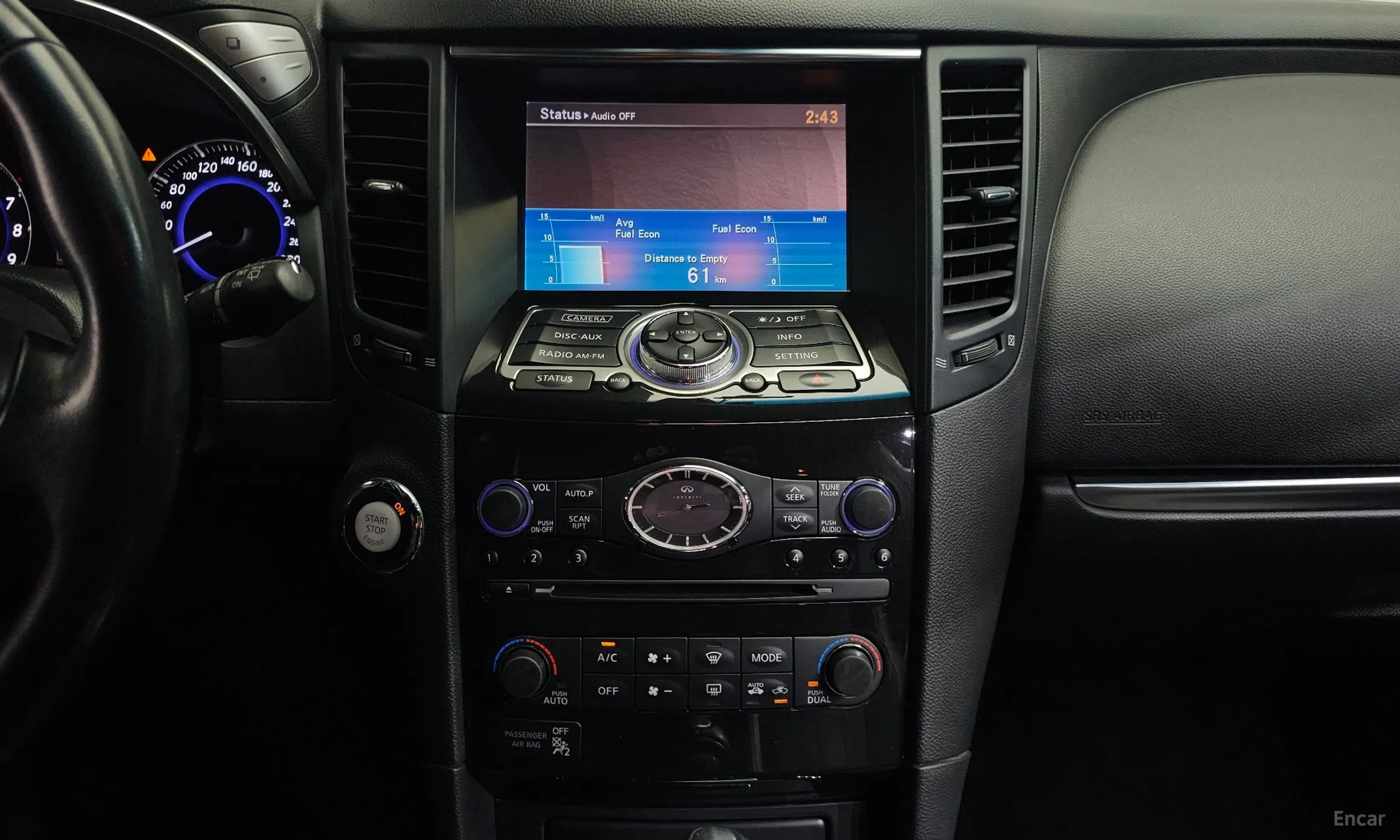 Infiniti QX70 превью 14