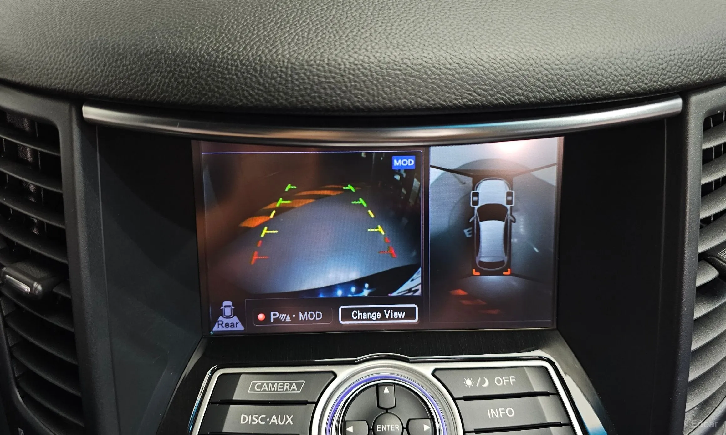 Infiniti QX70 превью 15