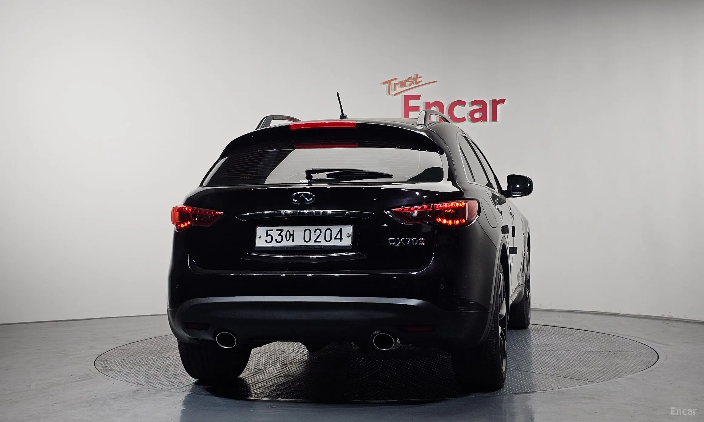 Infiniti QX70 превью 4