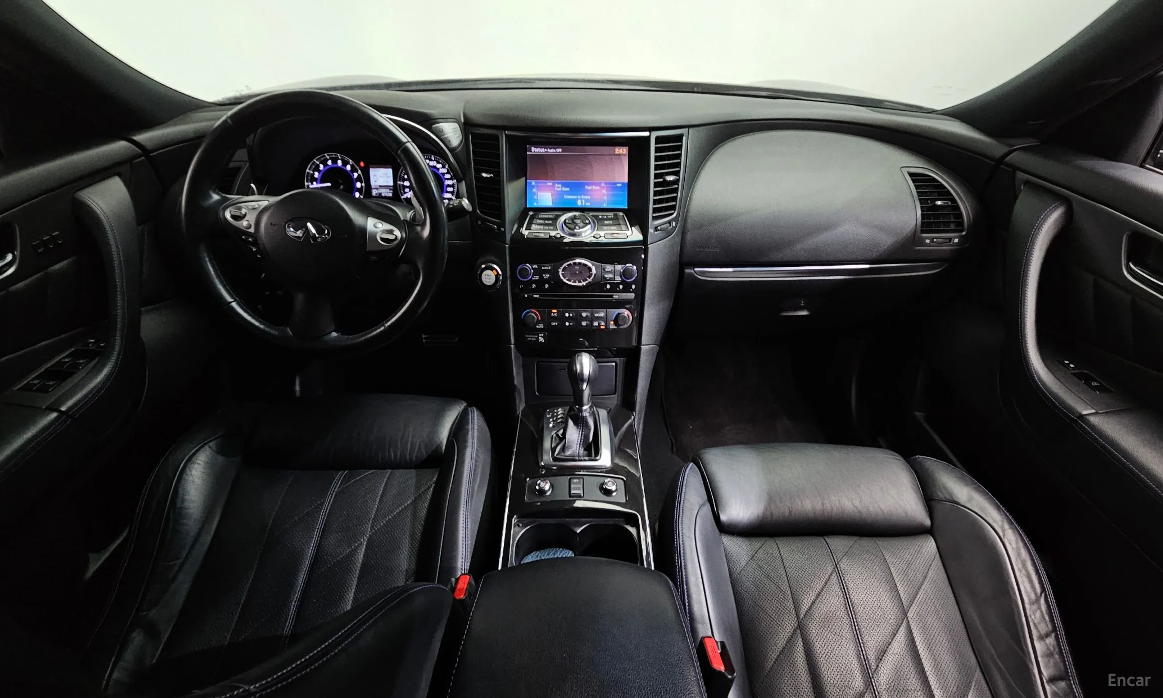 Infiniti QX70 превью 7