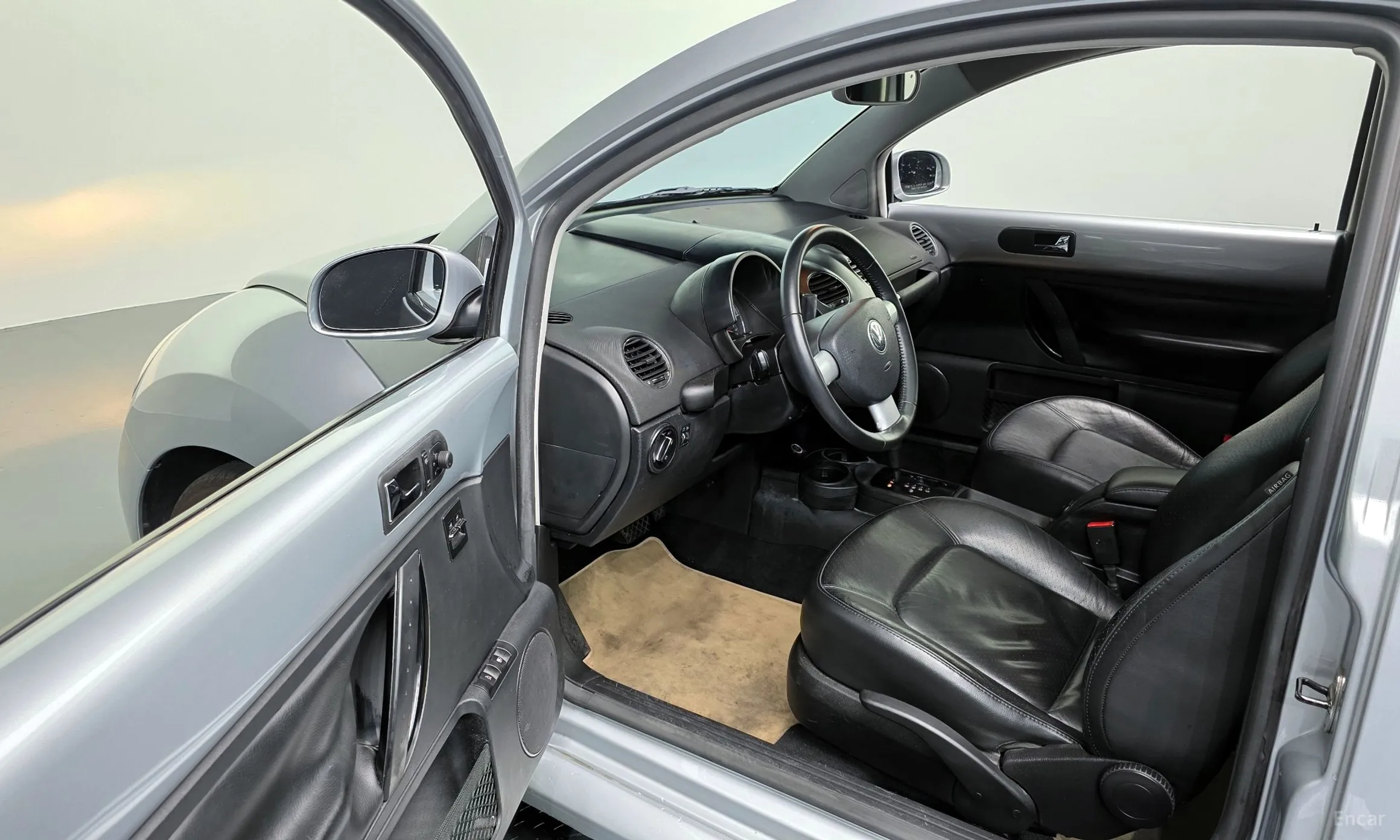 Volkswagen New Beetle превью 10