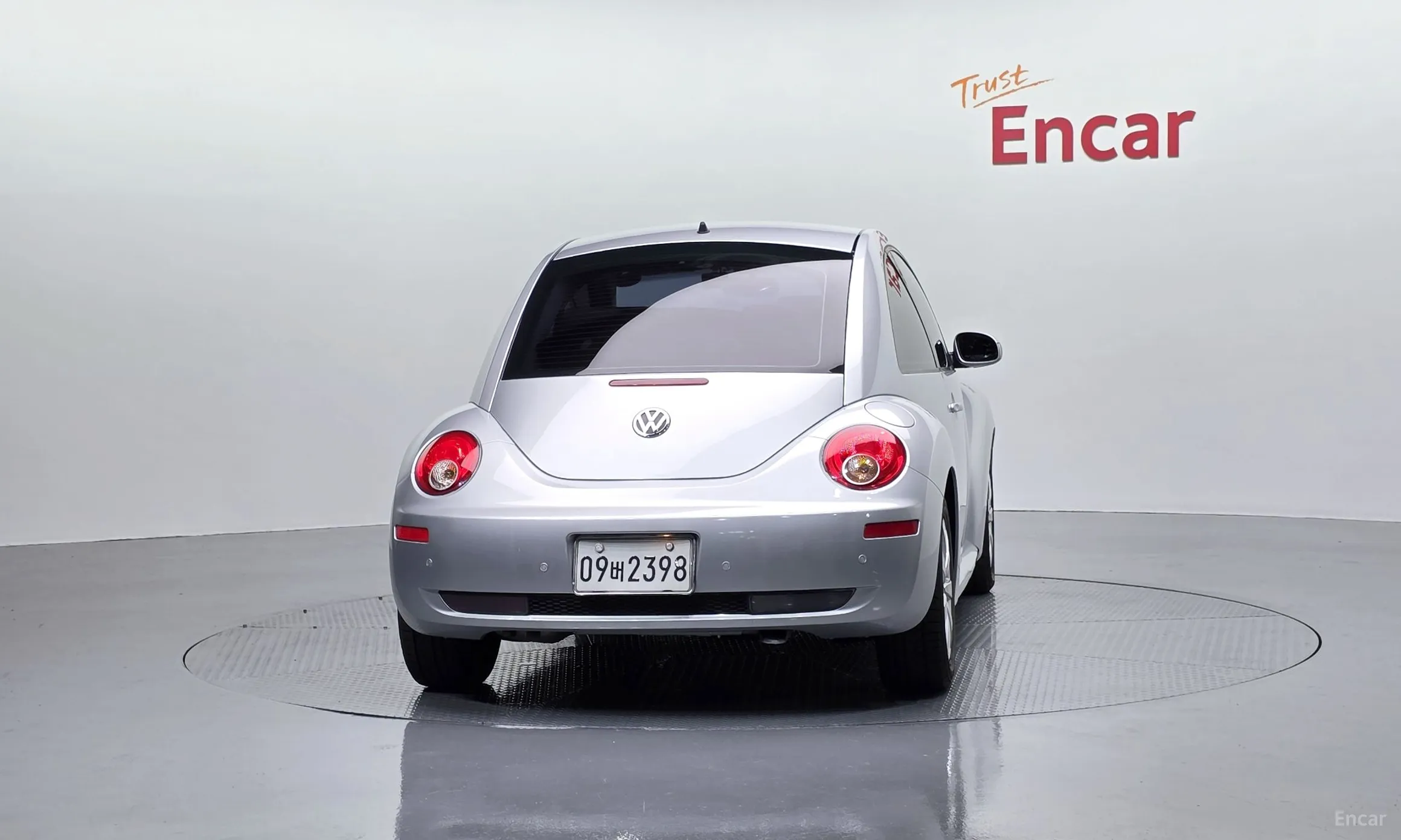 Volkswagen New Beetle превью 4