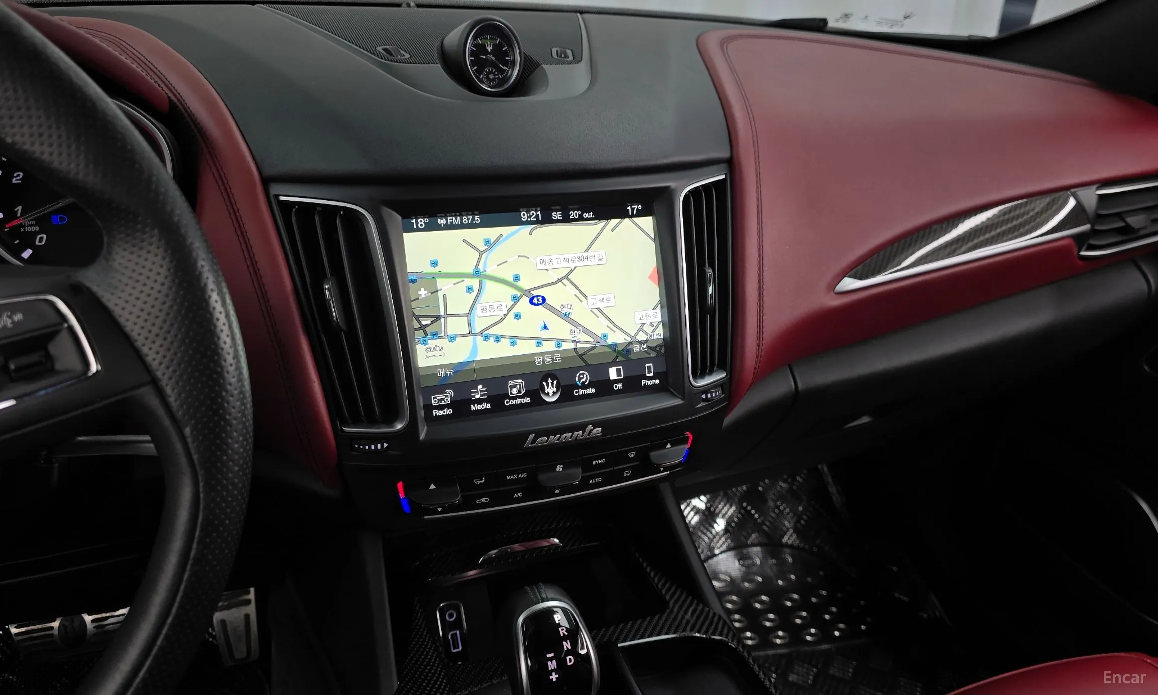 Maserati Levante превью 14