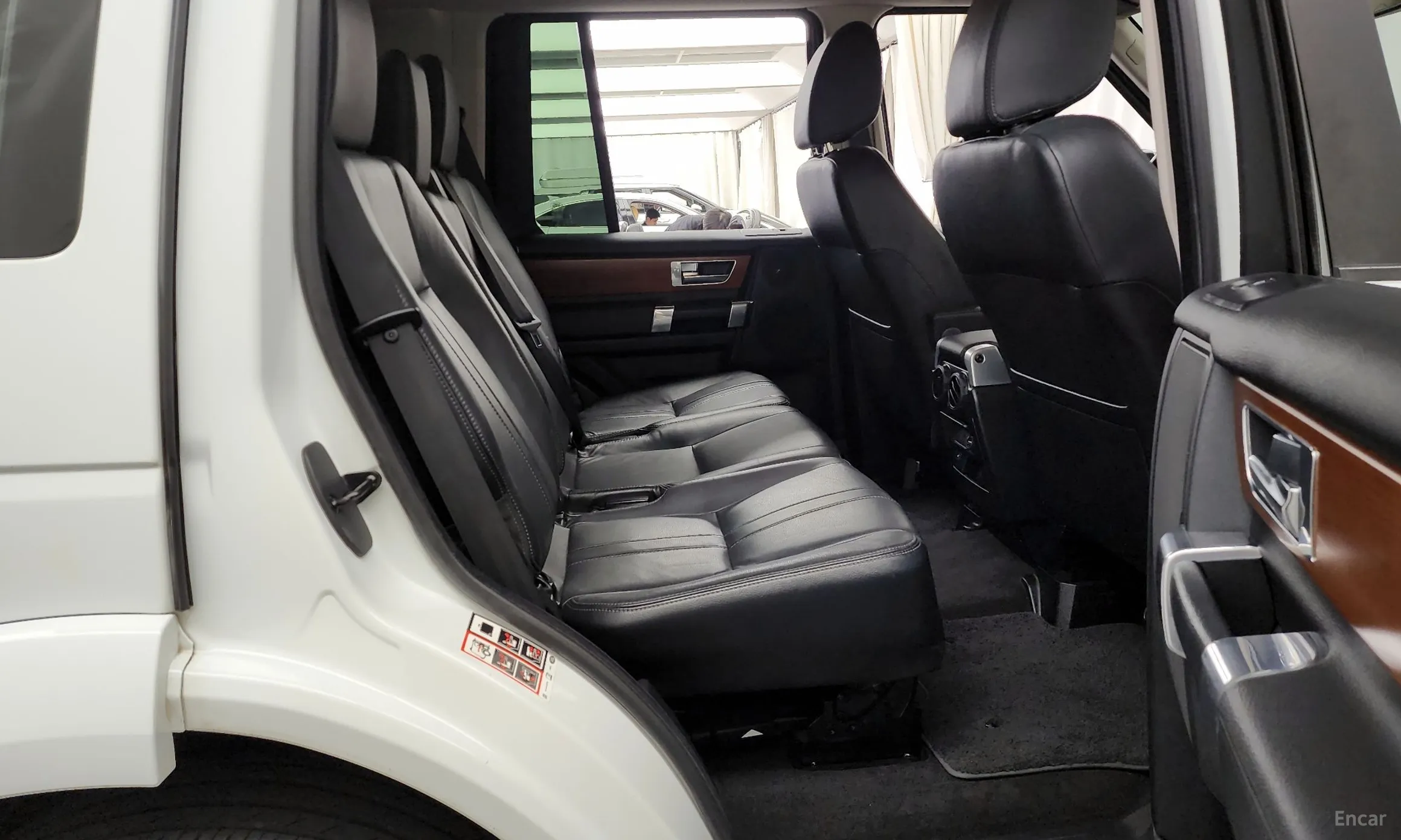 Land Rover Discovery 4 превью 12